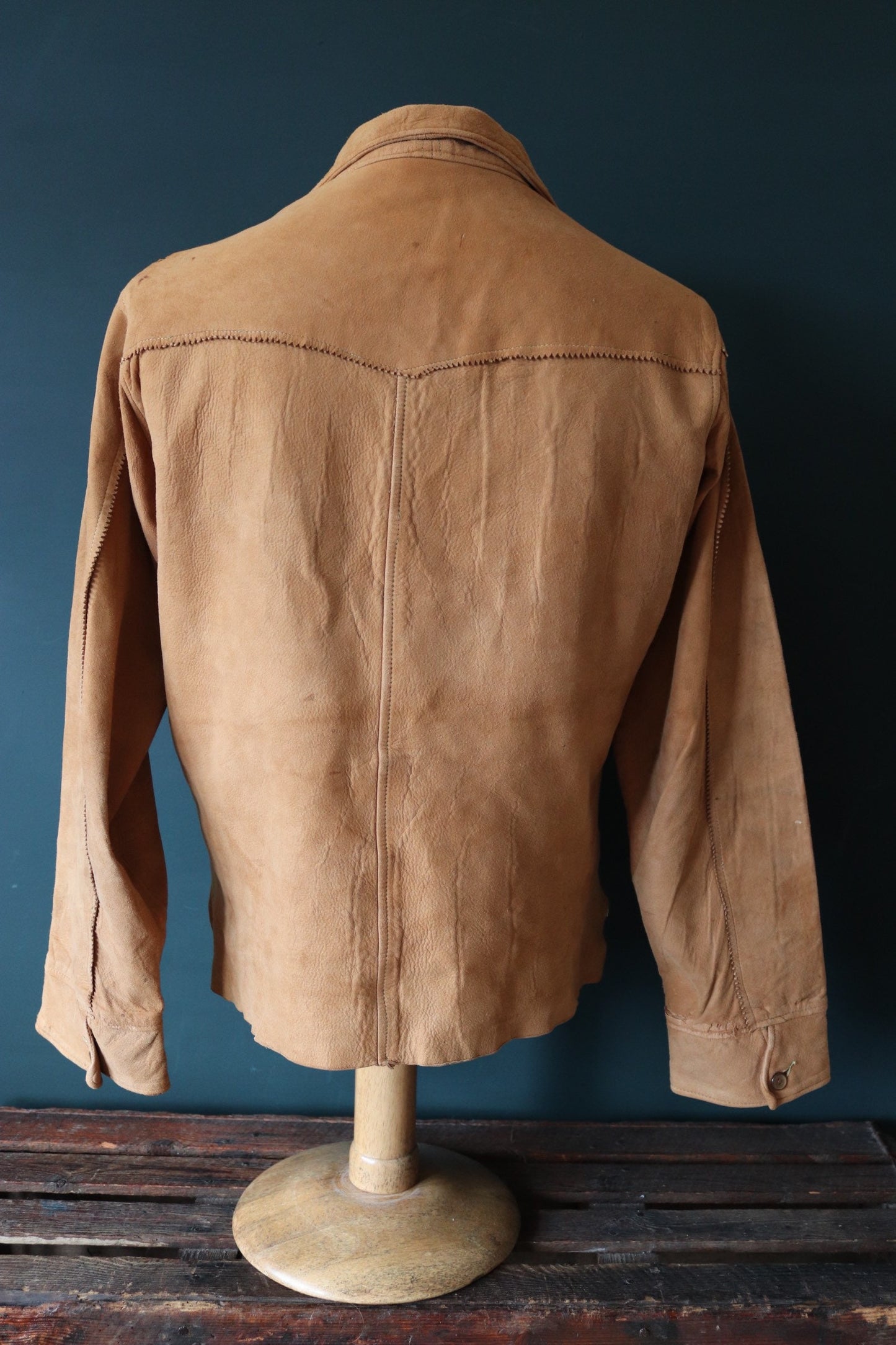 Vintage 1950s 60s buckskin suede shirt - Western cowboy - 42” chest - Sport Togs Rodeo