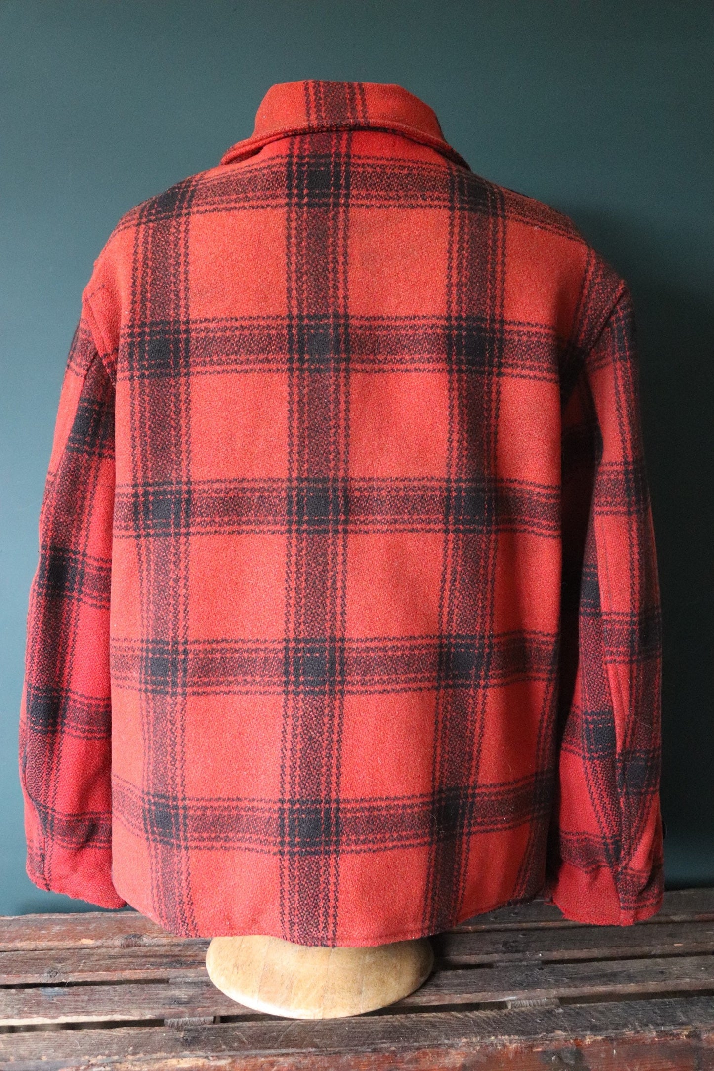 Vintage 1960s 60s red black buffalo plaid checked wool jacket mackinaw hunting workwear work chore 50” chest faded