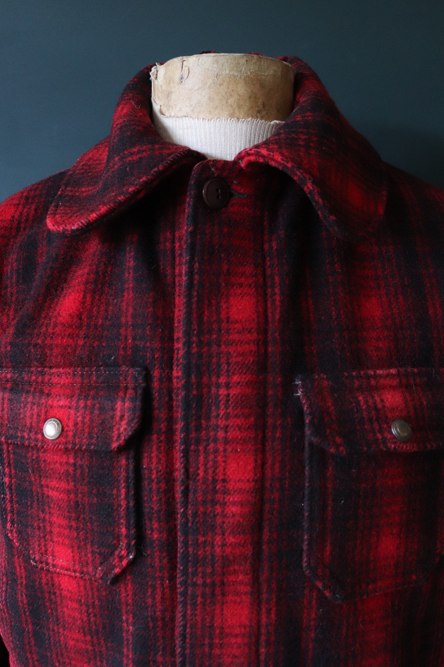 Vintage 1960s 60s red plaid Woolrich buffalo plaid wool hunting mackinaw jacket 46” chest workwear work chore checked logger