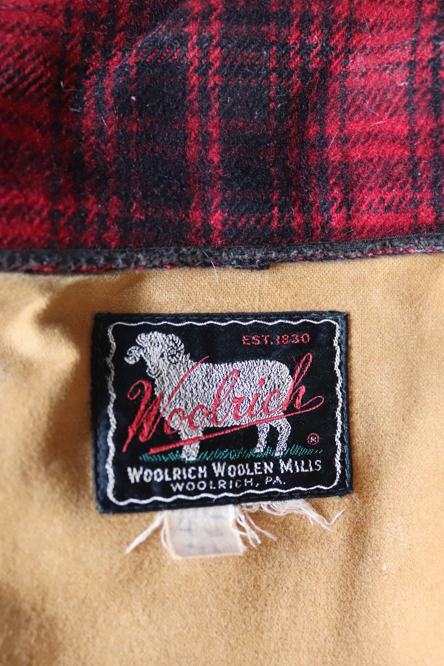 Vintage 1960s 60s red plaid Woolrich buffalo plaid wool hunting mackinaw jacket 46” chest workwear work chore checked logger