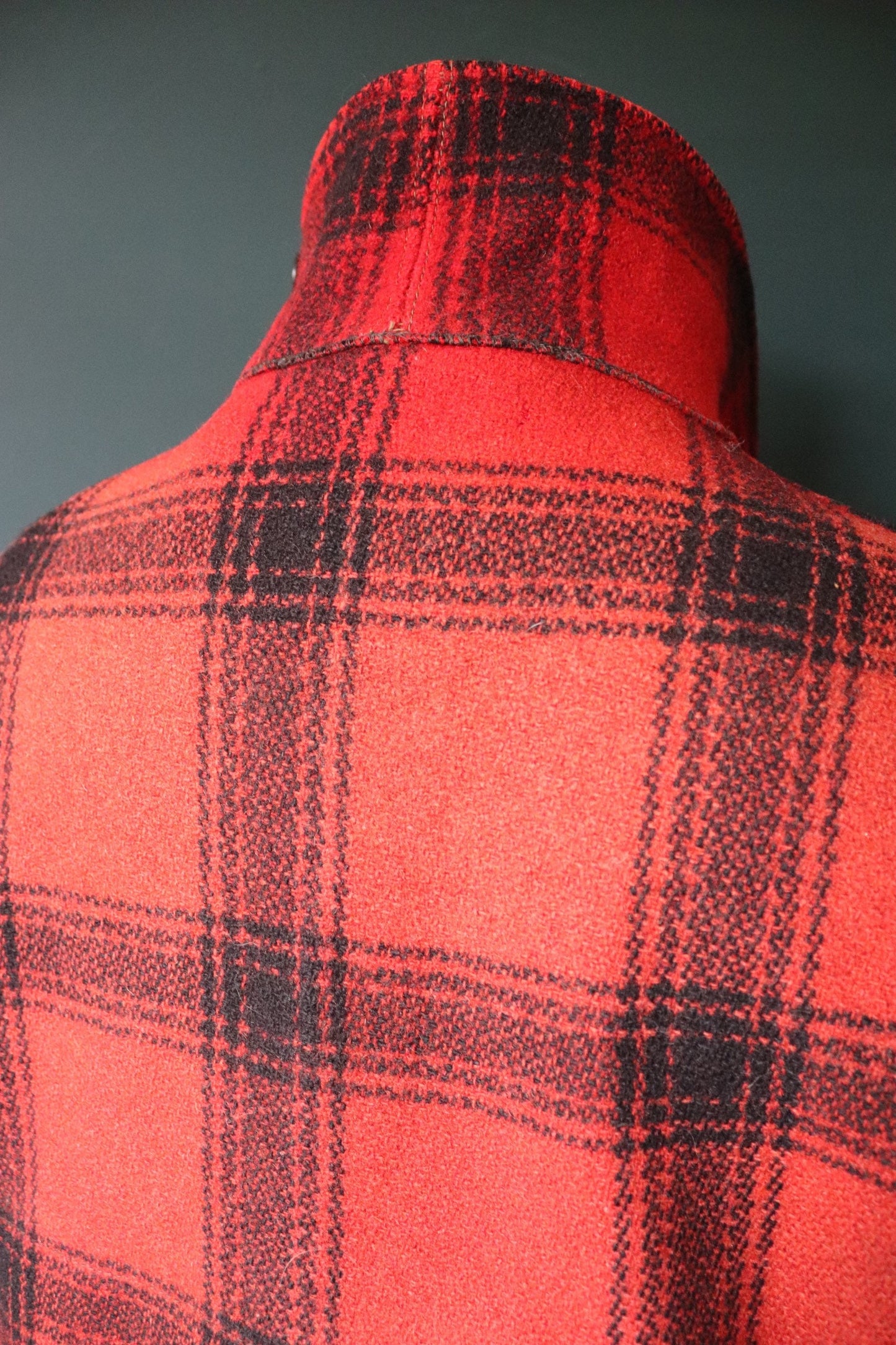 Vintage 1960s 60s red black buffalo plaid checked wool jacket mackinaw hunting workwear work chore 50” chest faded
