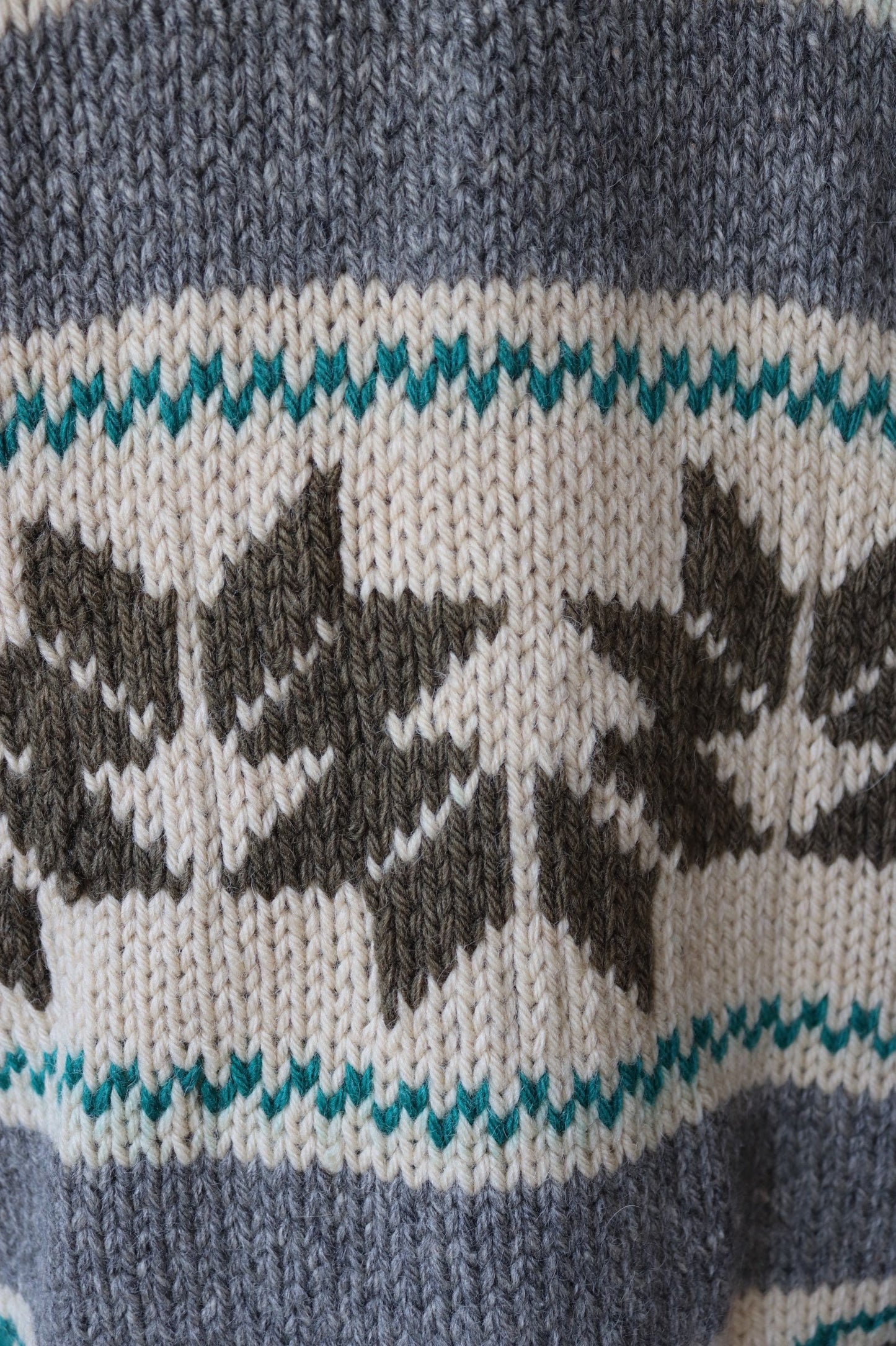 Vintage 1960s hand knitted wool cowichan sweater cardigan jumper knit snowflake cream grey green shawl collar 42” chest