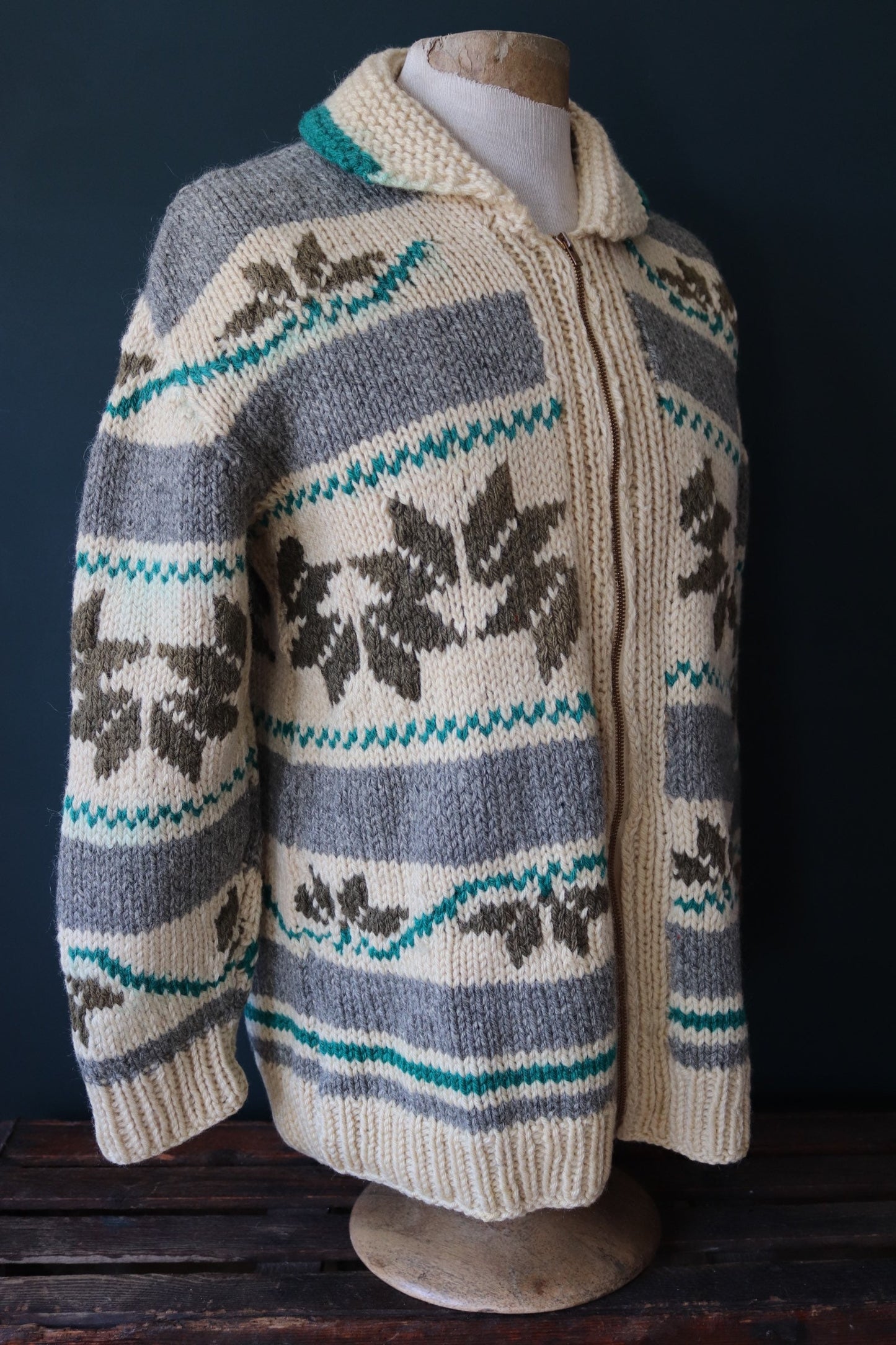 Vintage 1960s hand knitted wool cowichan sweater cardigan jumper knit snowflake cream grey green shawl collar 42” chest