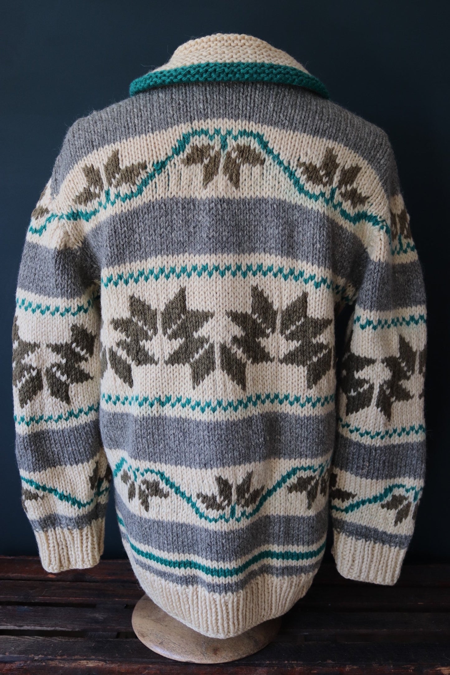 Vintage 1960s hand knitted wool cowichan sweater cardigan jumper knit snowflake cream grey green shawl collar 42” chest