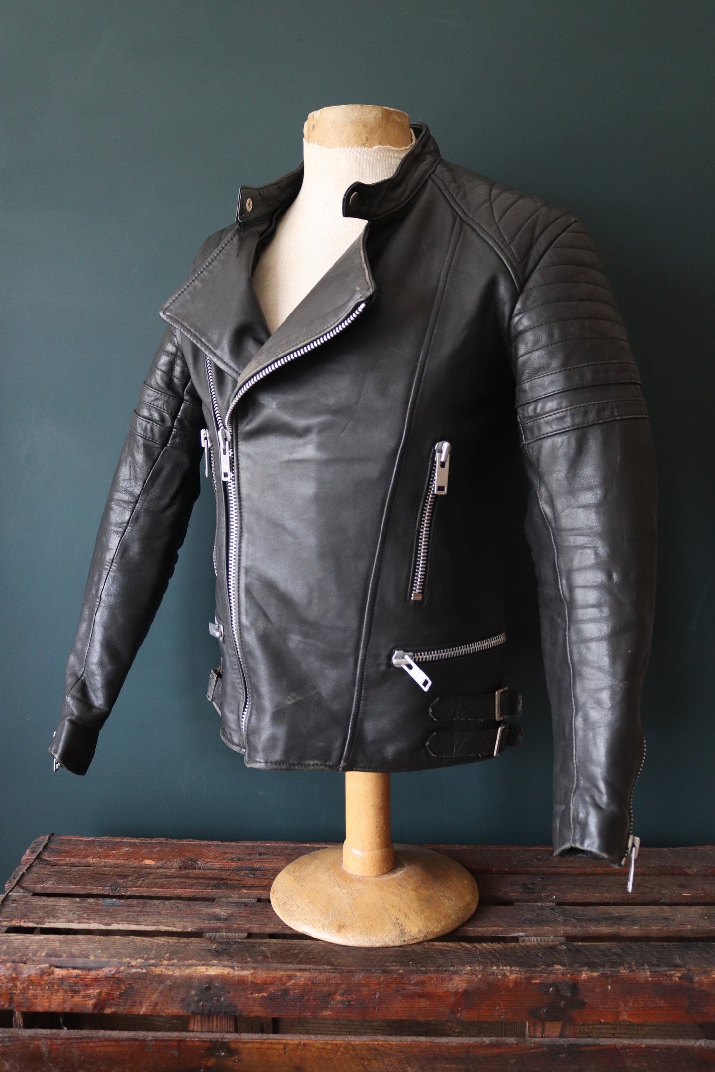 Vintage 1980s black leather jacket cafe racer 38” chest motorcycle biker Strokes
