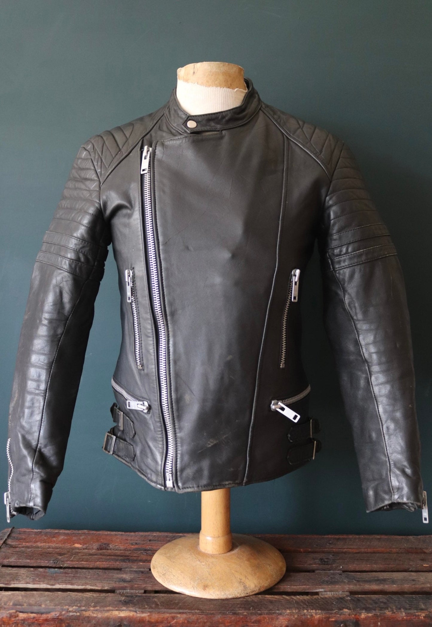 Vintage 1980s black leather jacket cafe racer 38” chest motorcycle biker Strokes
