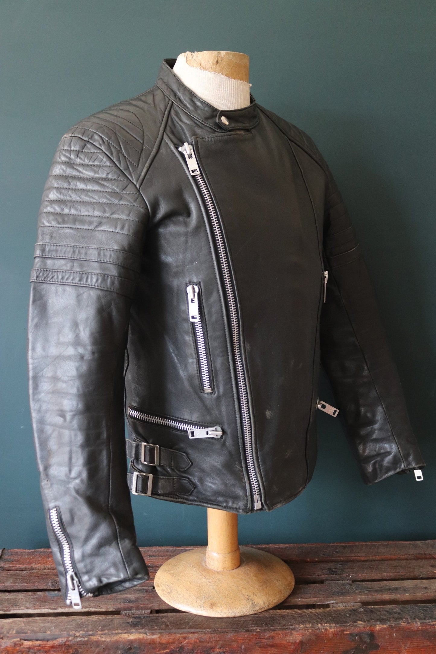 Vintage 1980s black leather jacket cafe racer 38” chest motorcycle biker Strokes
