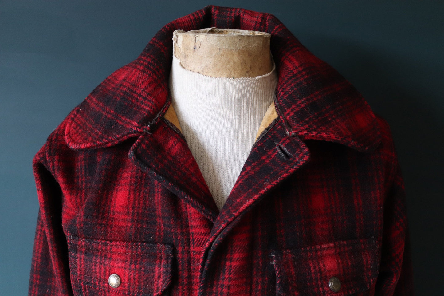Vintage 1960s 60s red plaid Woolrich buffalo plaid wool hunting mackinaw jacket 46” chest workwear work chore checked logger