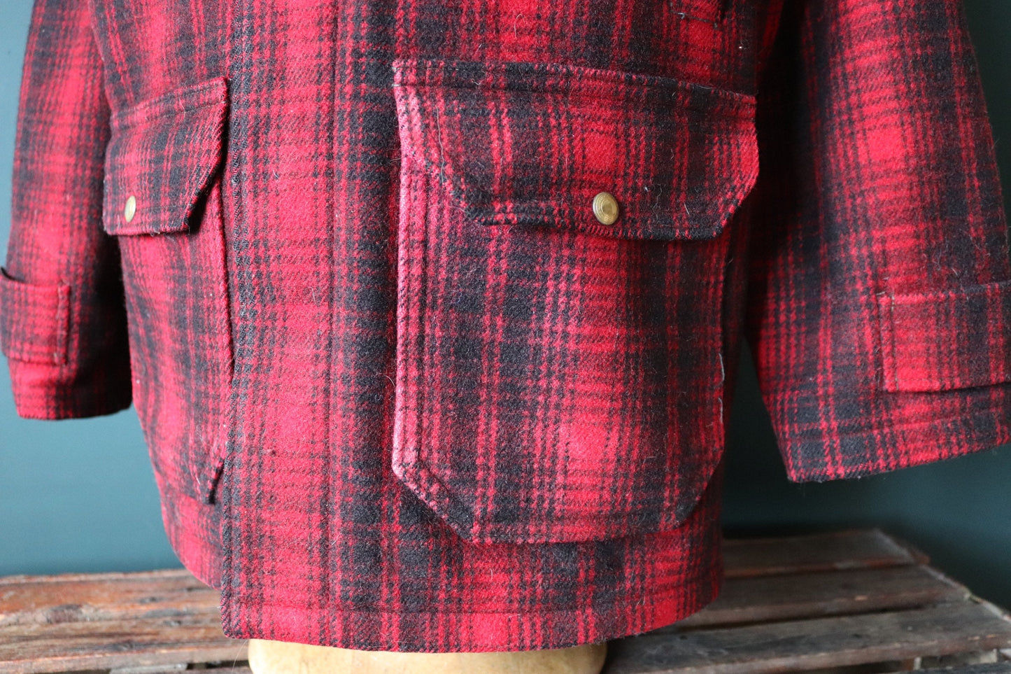 Vintage 1960s 60s red plaid Woolrich buffalo plaid wool hunting mackinaw jacket 46” chest workwear work chore checked logger