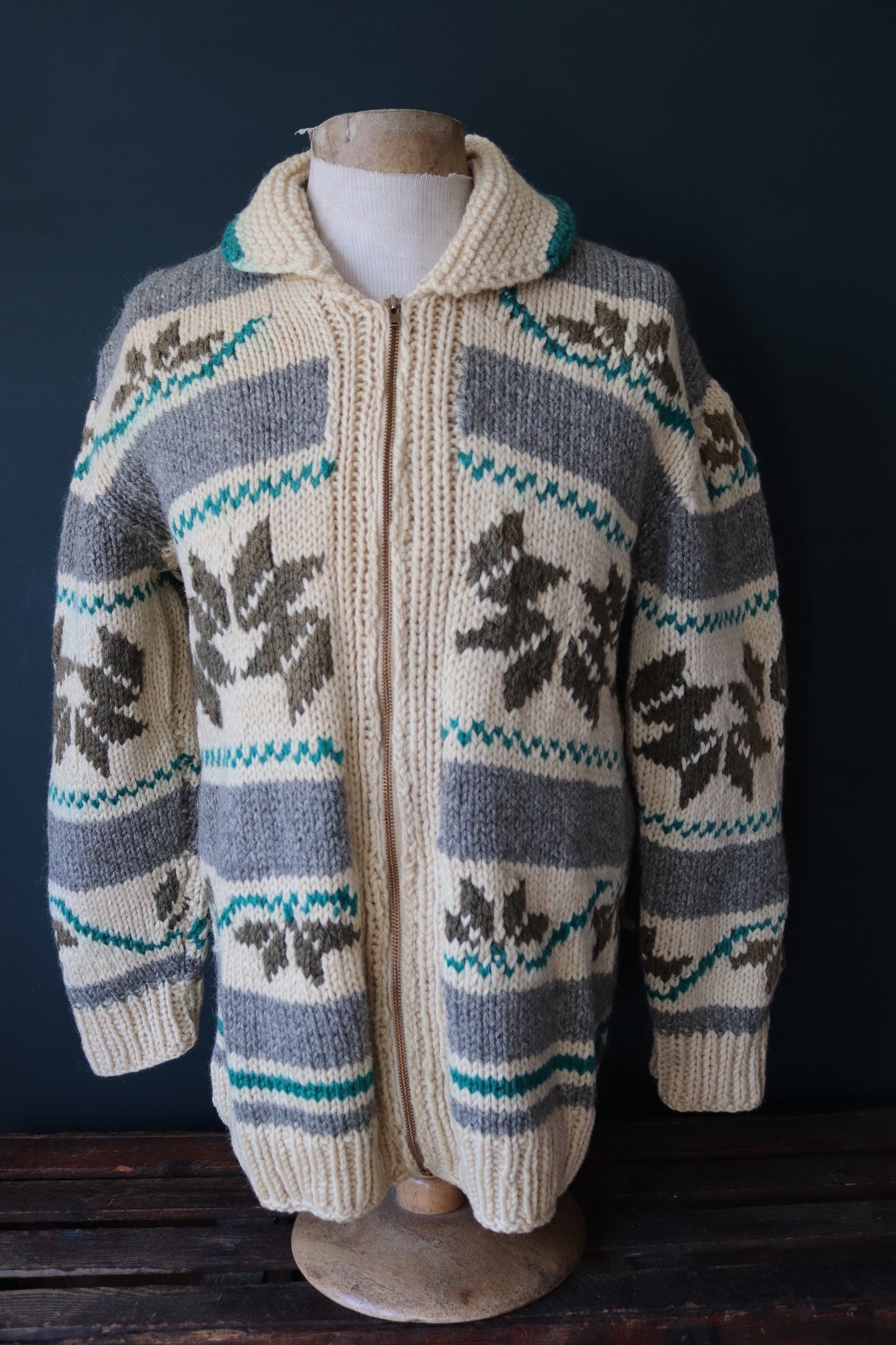 Vintage 1960s hand knitted wool cowichan sweater cardigan jumper knit snowflake cream grey green shawl collar 42” chest