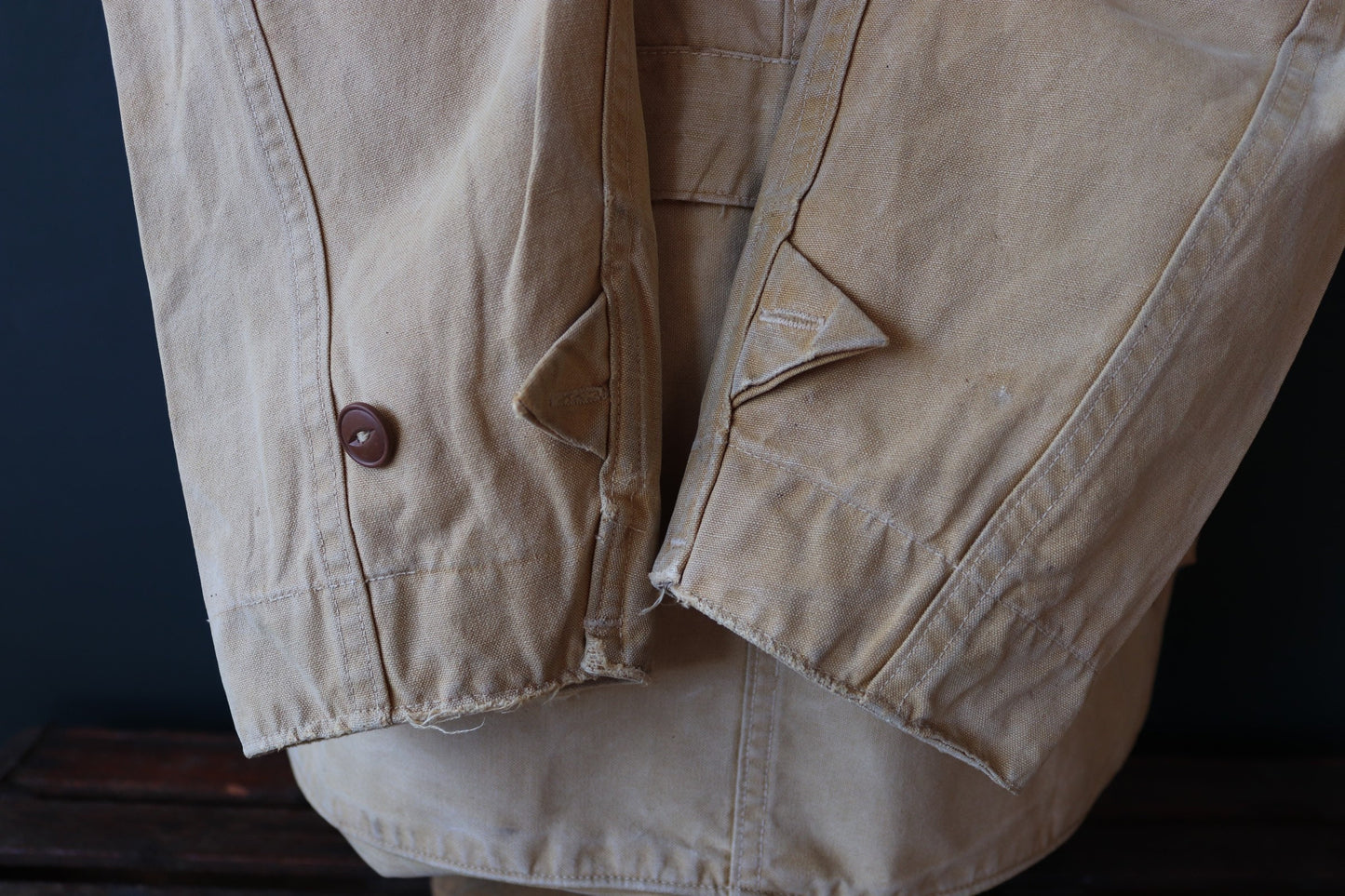 Vintage 1950s 50s Hinson Bodyguard tan brown tin cloth cotton canvas hunting jacket 47" chest work workwear chore shooting waterproof
