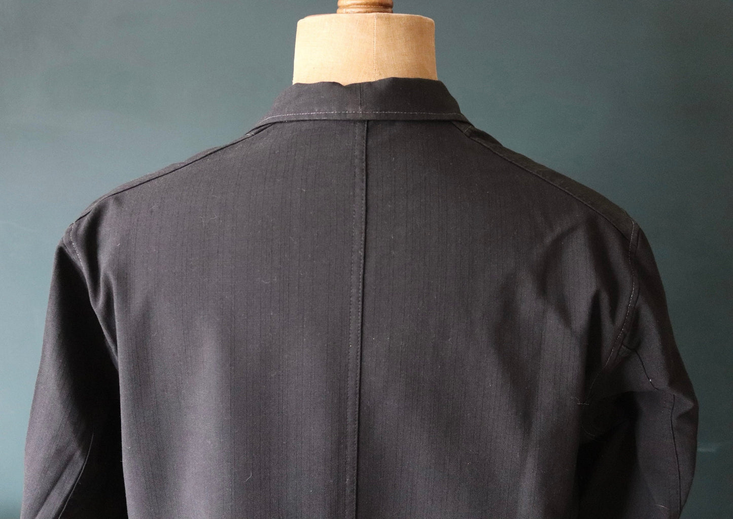 Vintage French workwear jacket - 1950s 60s black chore coat - maquignon - Vetra duster - 46” chest