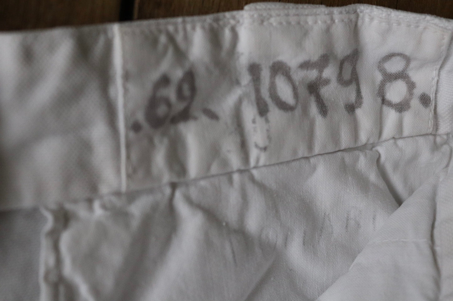 Vintage French shorts 1960s army military white cotton cuffed summer button fly 28” x 5”