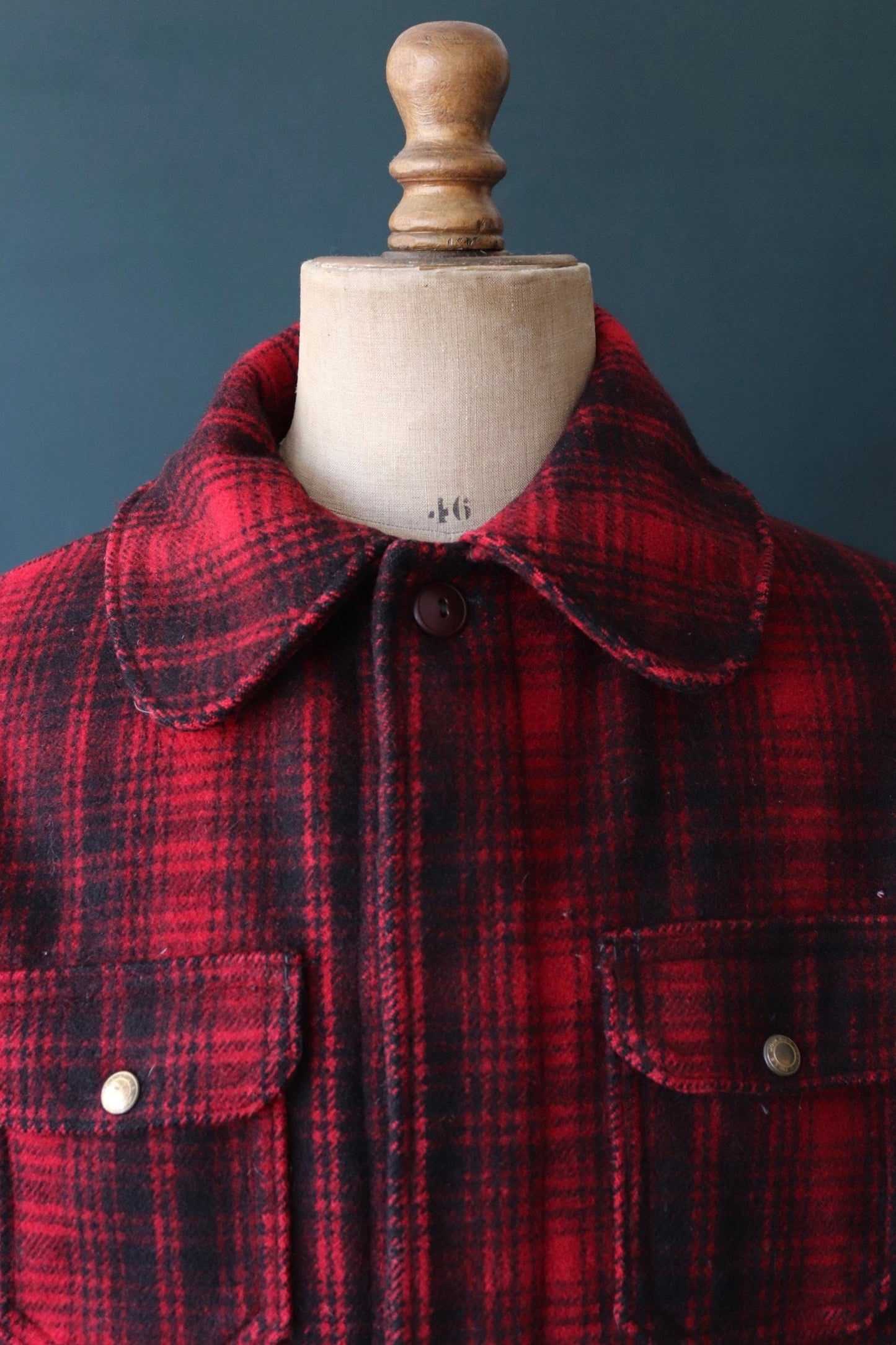 Vintage 1970s 70s red plaid Woolrich buffalo plaid wool hunting mackinaw jacket 46” chest workwear work chore checked logger