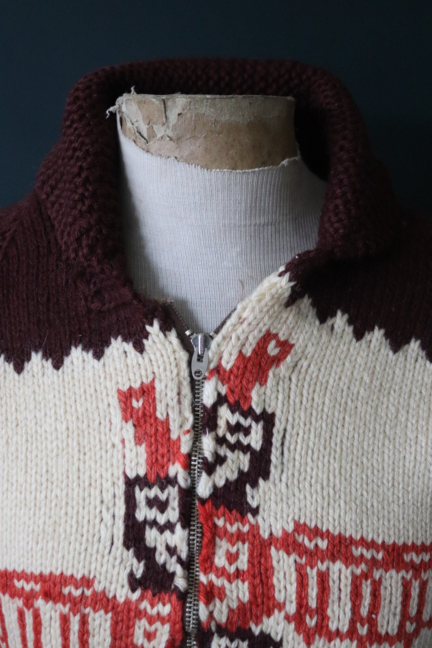 Vintage 1960s 60s hand knitted novelty Totem thick wool cowichan sweater cardigan jumper knit Lightning zipper shawl collar 36” chest