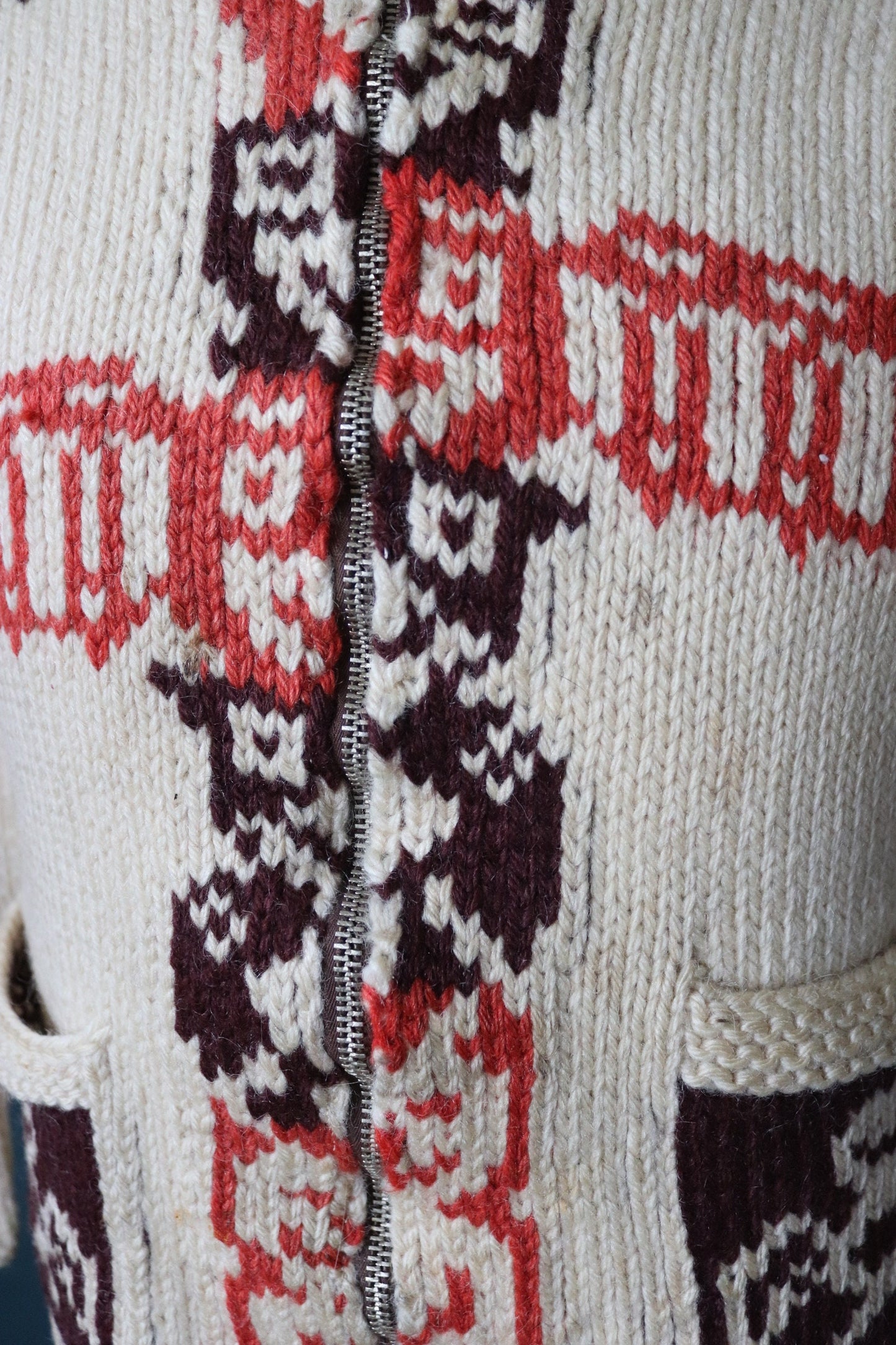 Vintage 1960s 60s hand knitted novelty Totem thick wool cowichan sweater cardigan jumper knit Lightning zipper shawl collar 36” chest