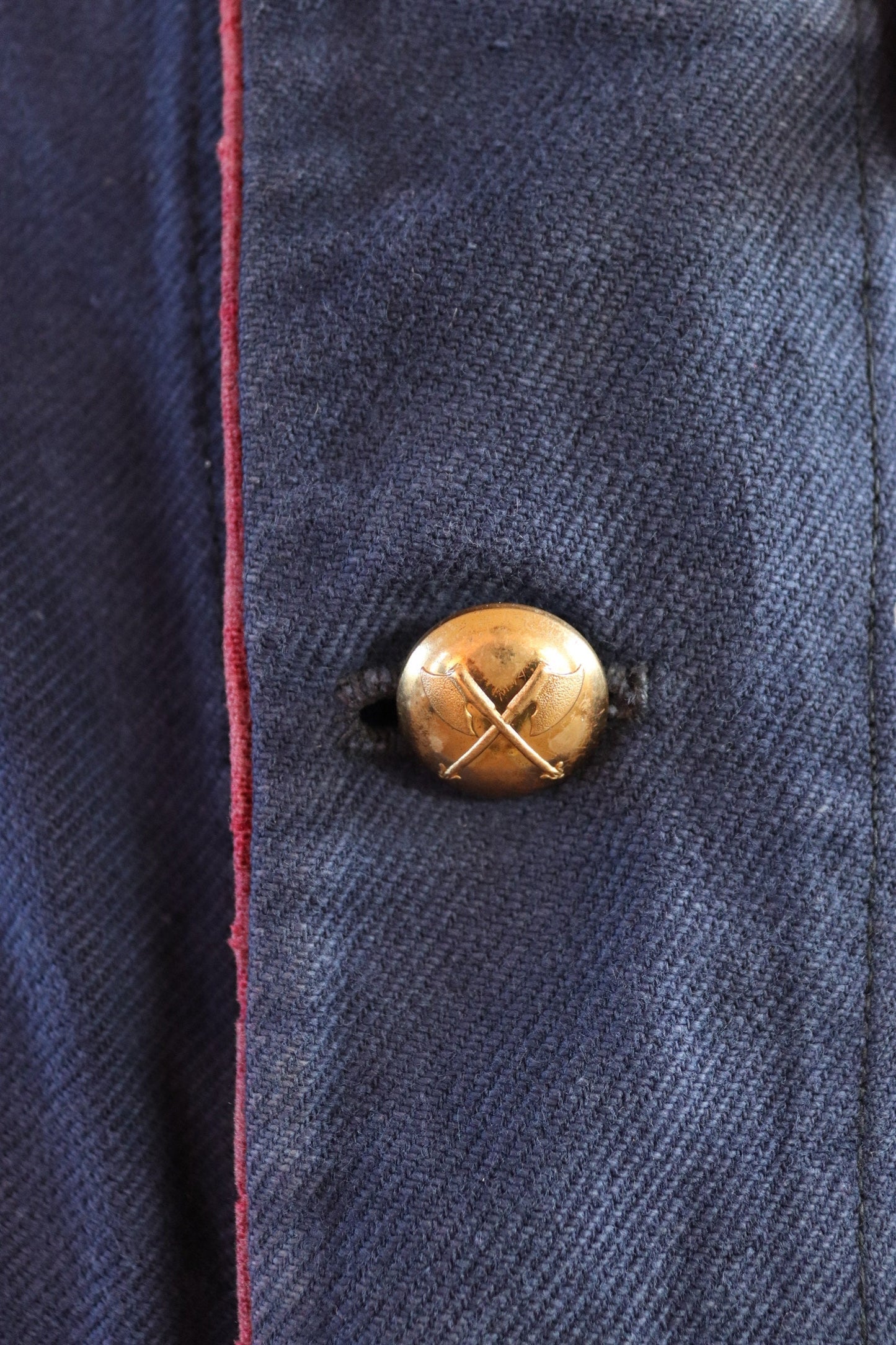 Vintage 1930s workwear jacket Swiss pompier fireman blue cotton twill work chore faded 47” chest bleu de travail