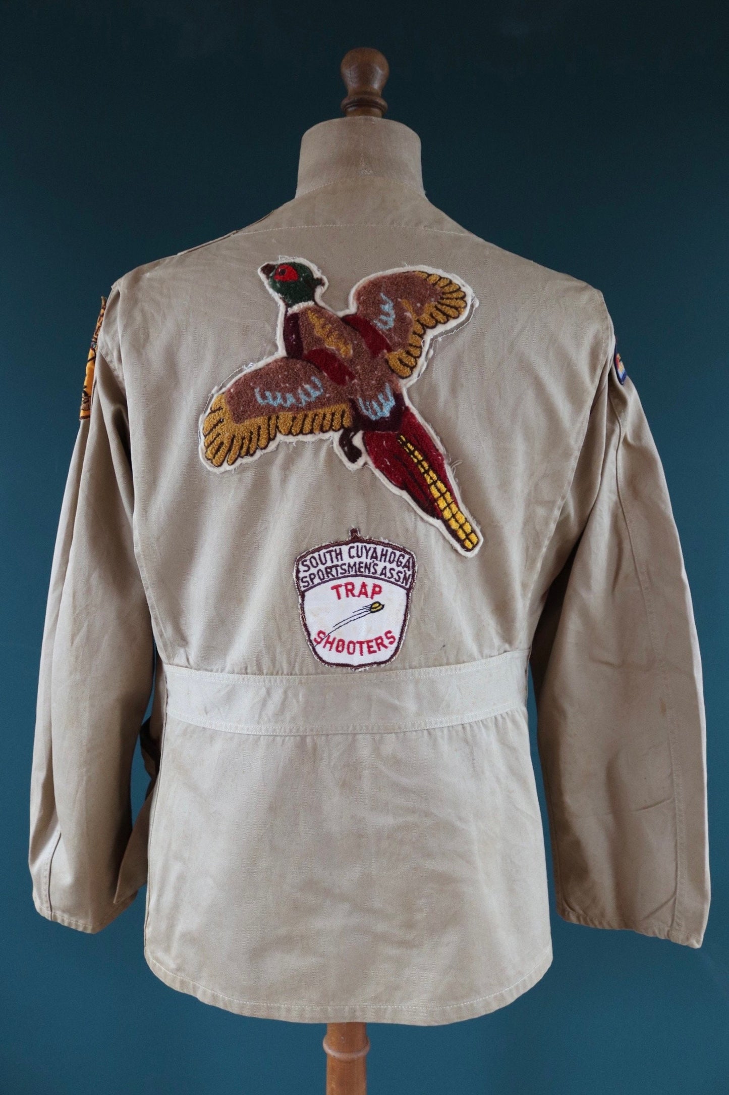 Vintage 1950s 60s shooting jacket - 10-X hunting - 42” chest - rifle club - cloth patches