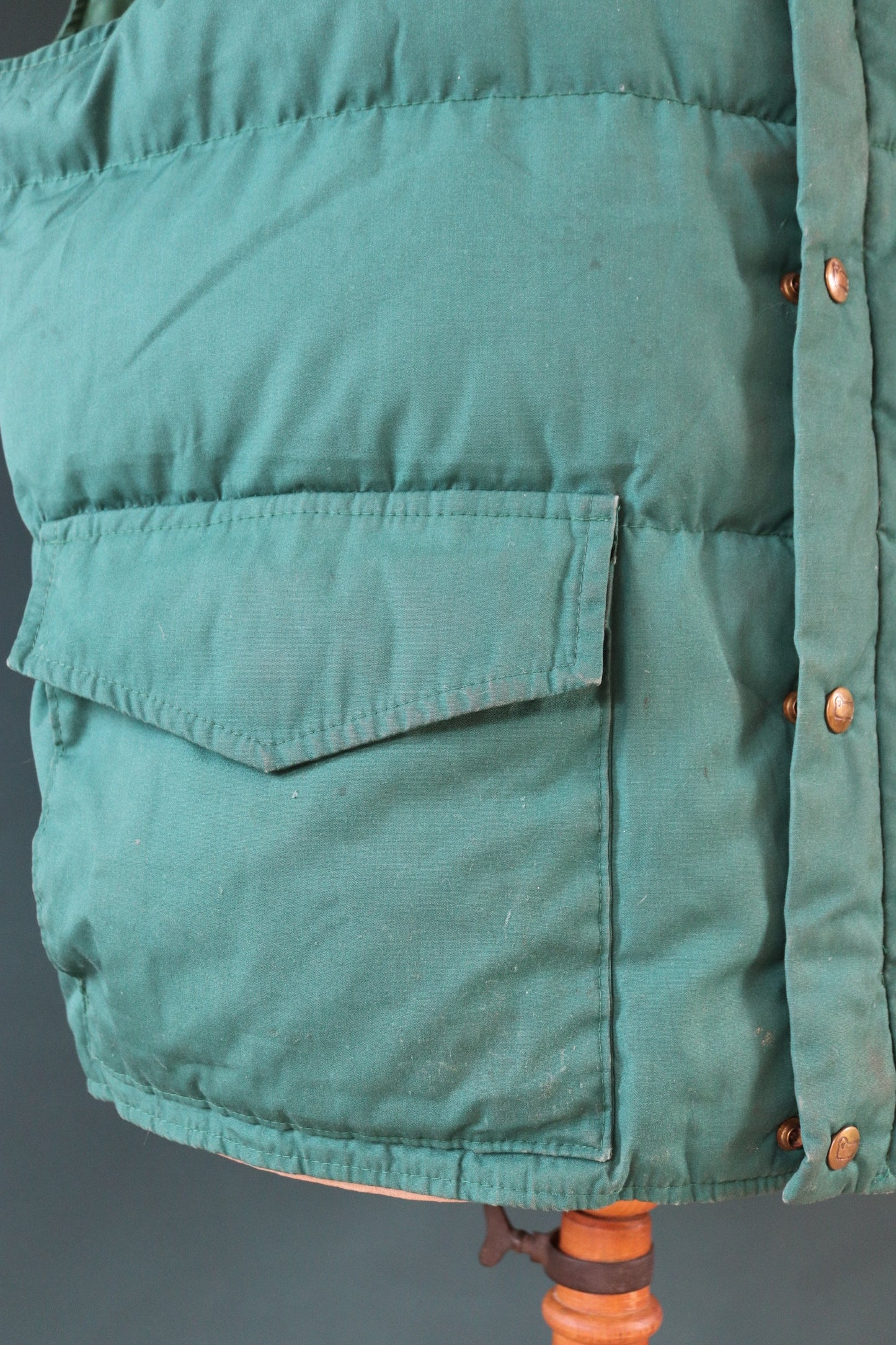 Vintage 1980s 80s green Woolrich padded puffer gilet down feather vest waistcoat trucker windbreaker winter insulated 52" chest