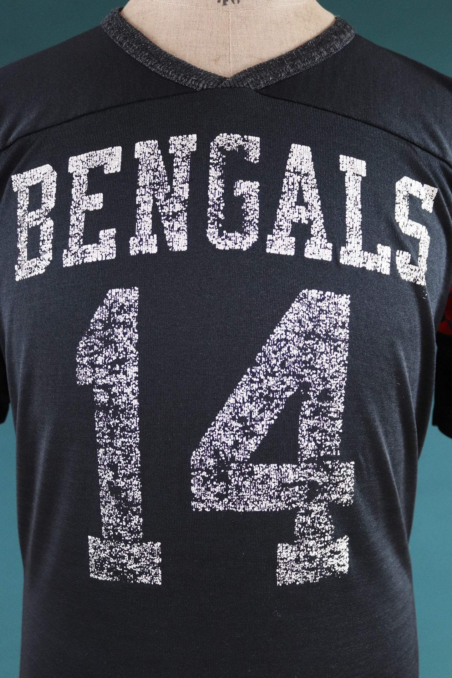 Vintage 1980s 80s Cincinnati Bengals American football black orange tiger stripe nylon durene shirt sports sportswear 41” chest NFL
