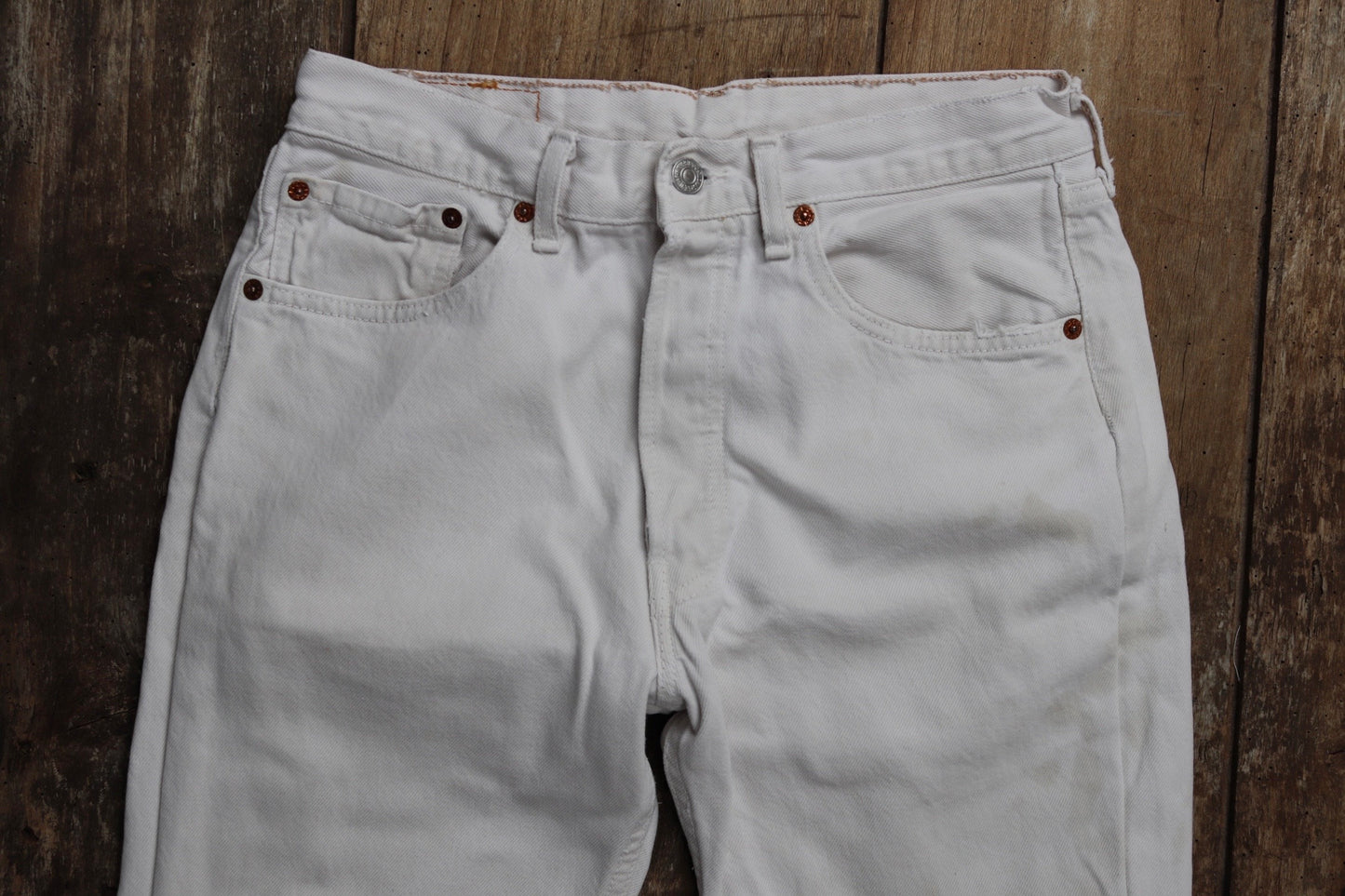 Vintage 1990s 90s Levis 501 Levi Strauss white red tab small e denim jeans button fly 30” x 27” made in France mod