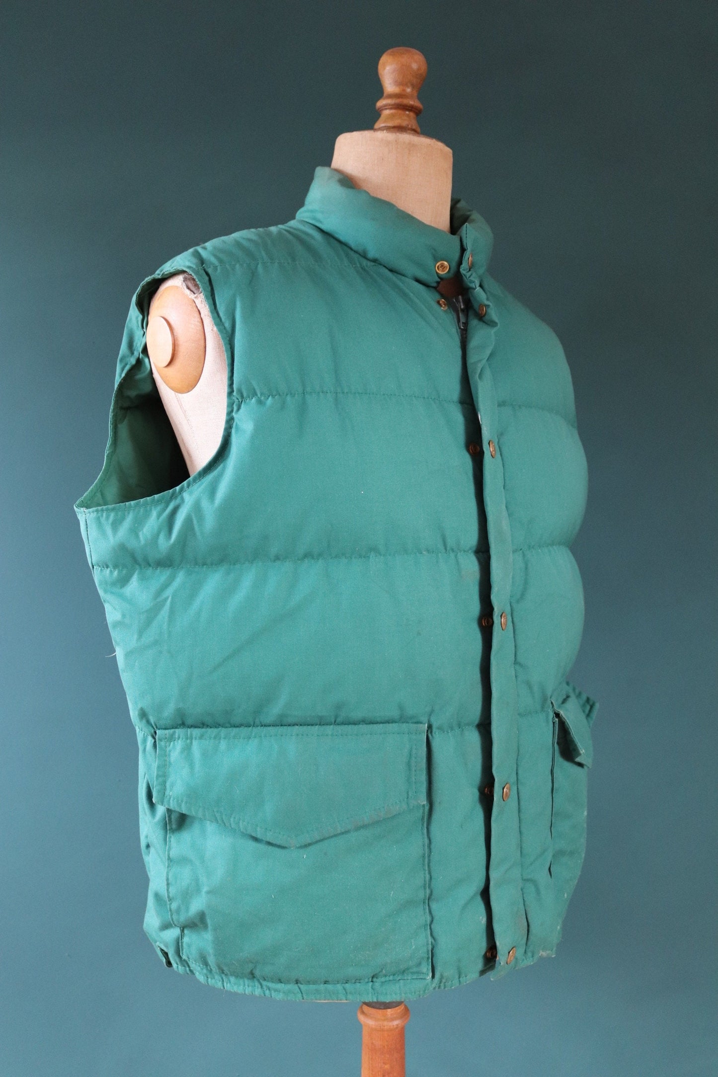 Vintage 1980s 80s green Woolrich padded puffer gilet down feather vest waistcoat trucker windbreaker winter insulated 52" chest
