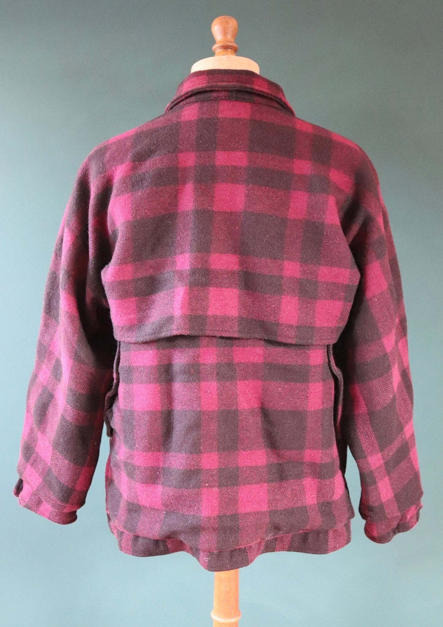Vintage 1950s 50s Black Bear burgundy red black wool buffalo plaid checked mackinaw cruiser shirt jacket 47” chest Union Made CPO Filson