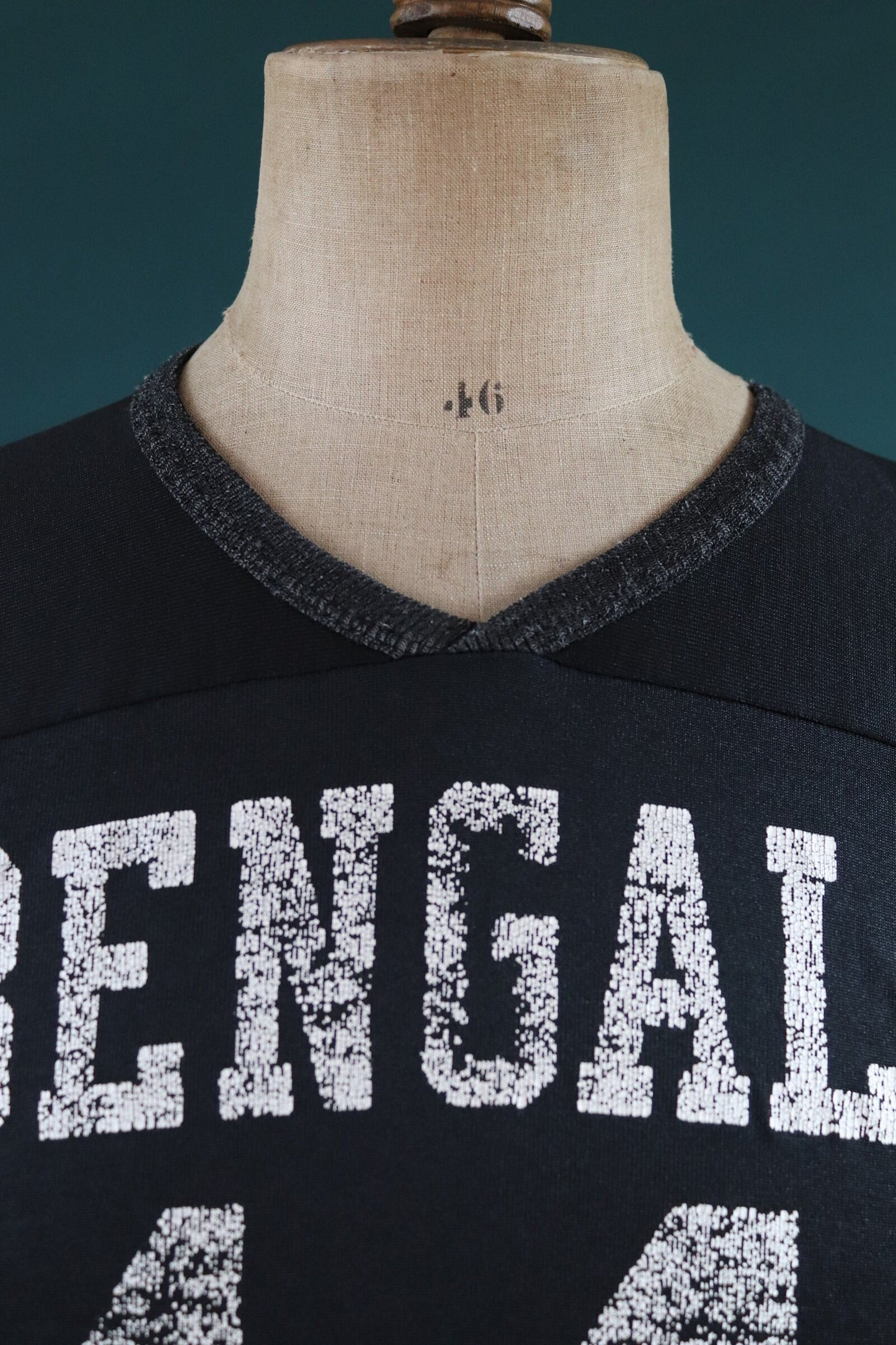 Vintage 1980s 80s Cincinnati Bengals American football black orange tiger stripe nylon durene shirt sports sportswear 41” chest NFL
