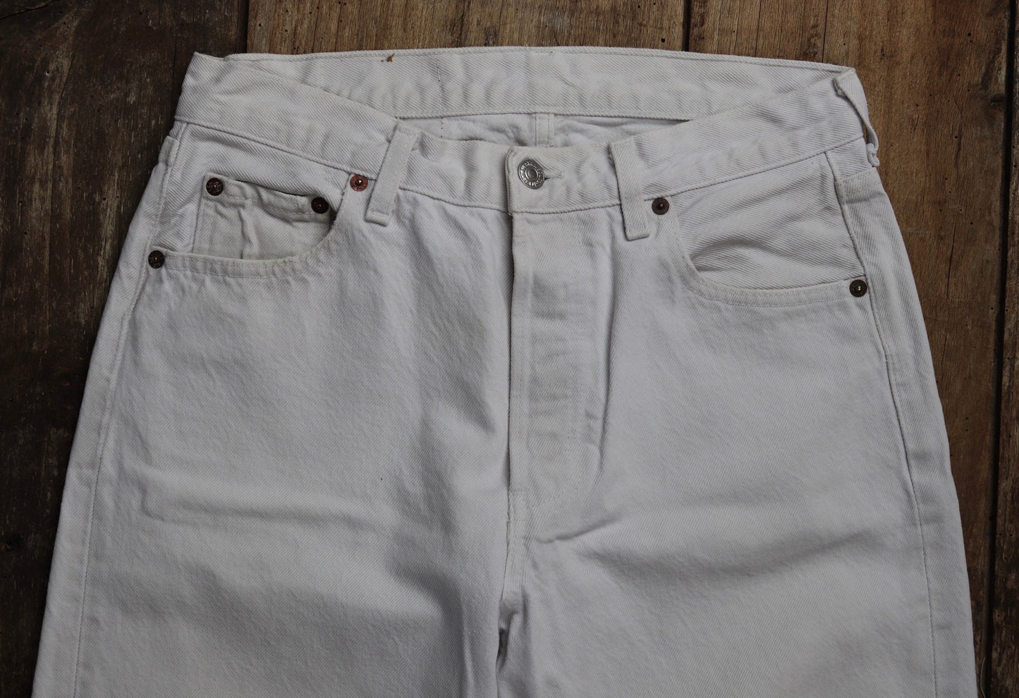 Vintage 1990s 90s Levis 501 Levi Strauss white red tab small e denim jeans button fly 29” x 28” made in France mod