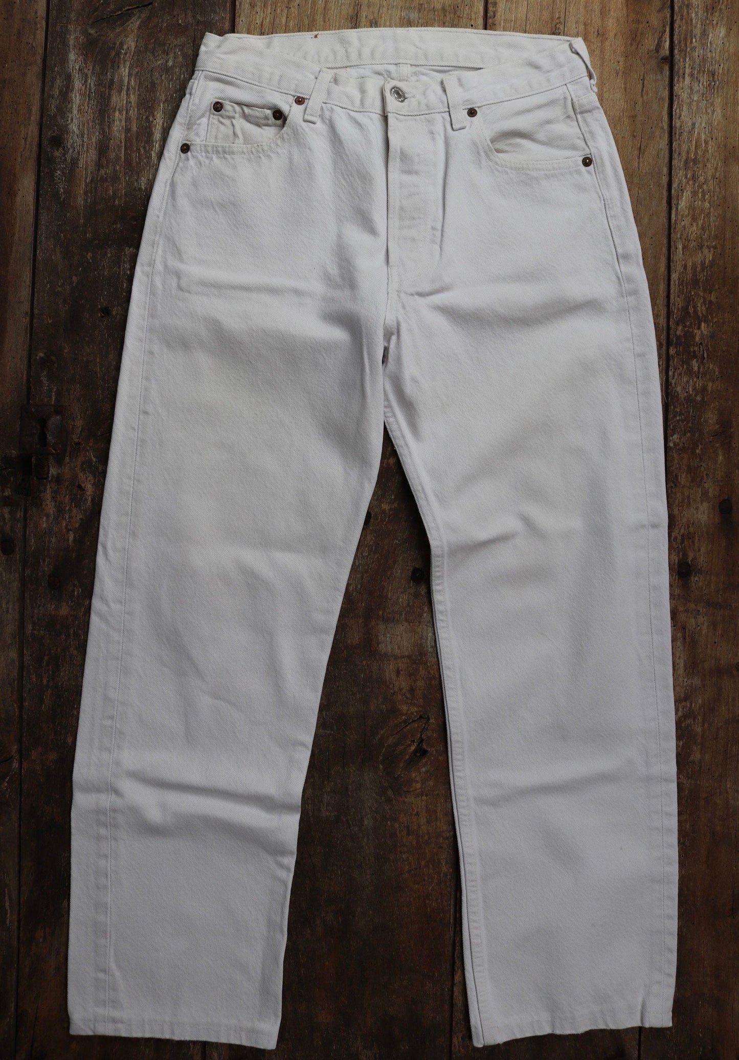 Vintage 1990s 90s Levis 501 Levi Strauss white red tab small e denim jeans button fly 29” x 28” made in France mod