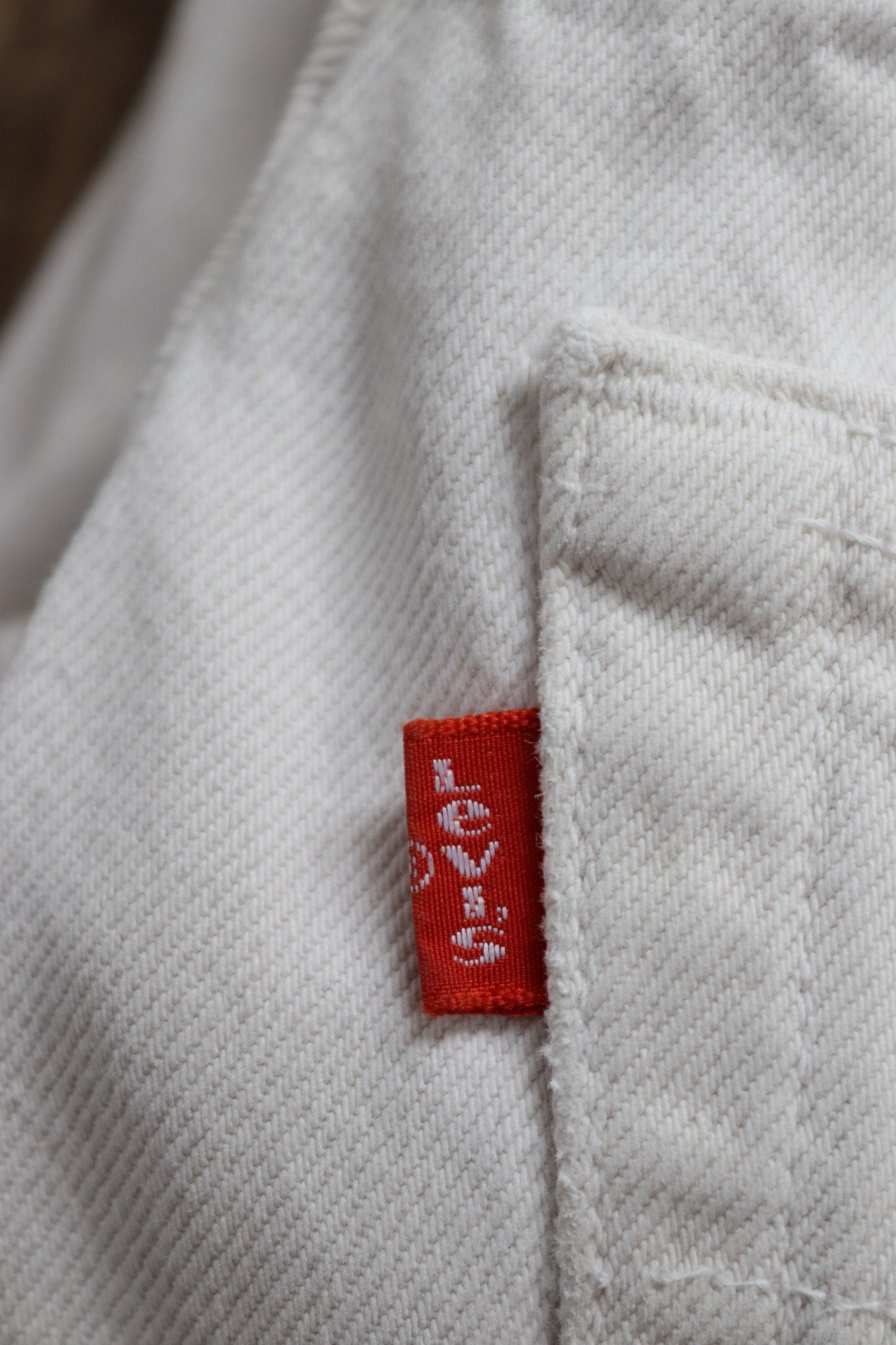 Vintage 1990s 90s Levis 501 Levi Strauss white red tab small e denim jeans button fly 30” x 27” made in France mod