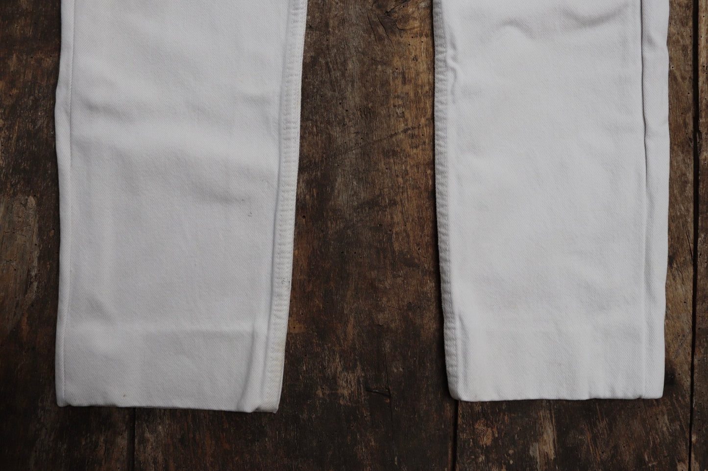 Vintage 1990s 90s Levis 501 Levi Strauss white red tab small e denim jeans button fly 30” x 27” made in France mod