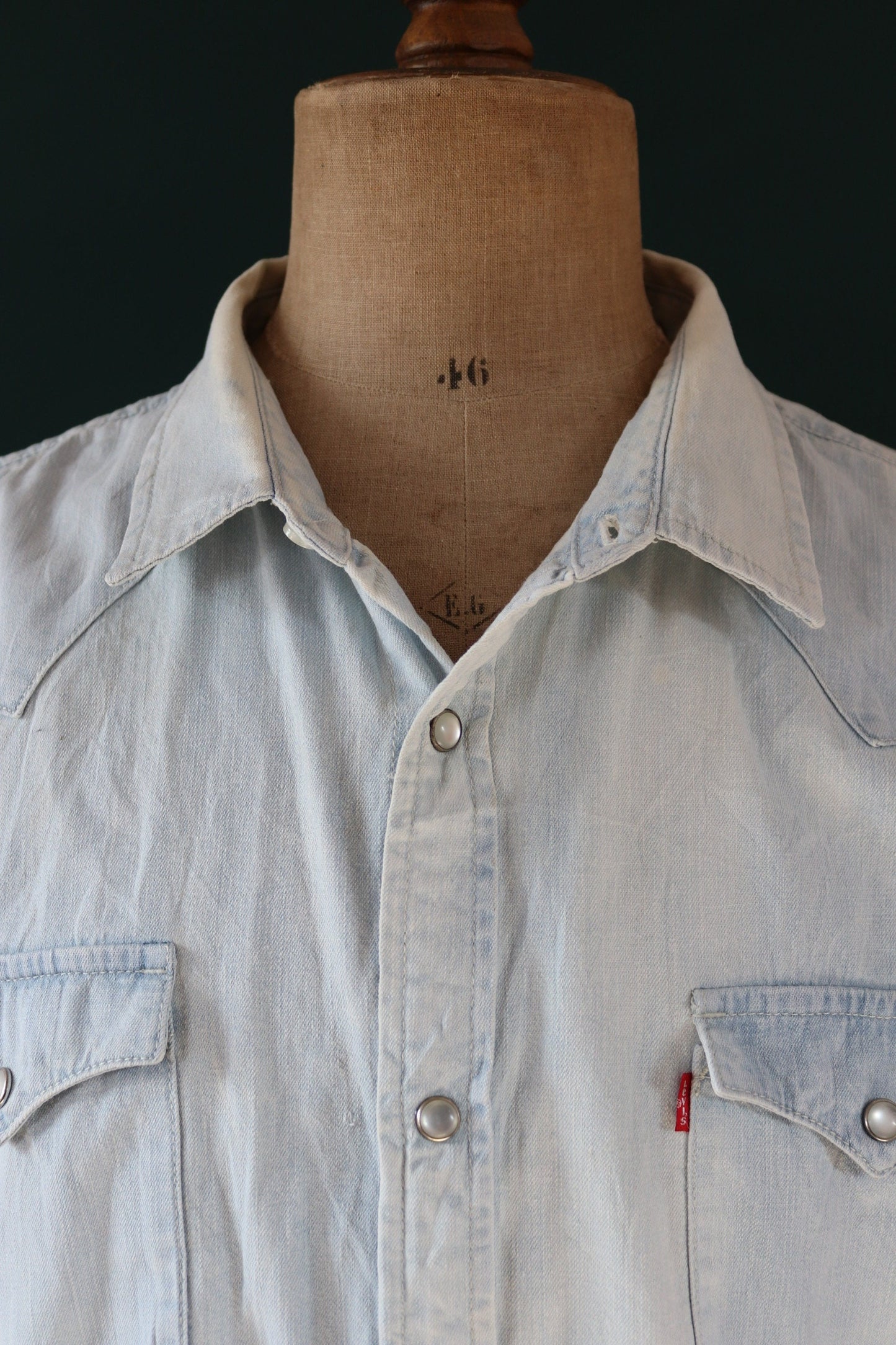Vintage Levis Levi Strauss pale blue chambray denim shirt cowboy western 47" chest red tab pearl snap