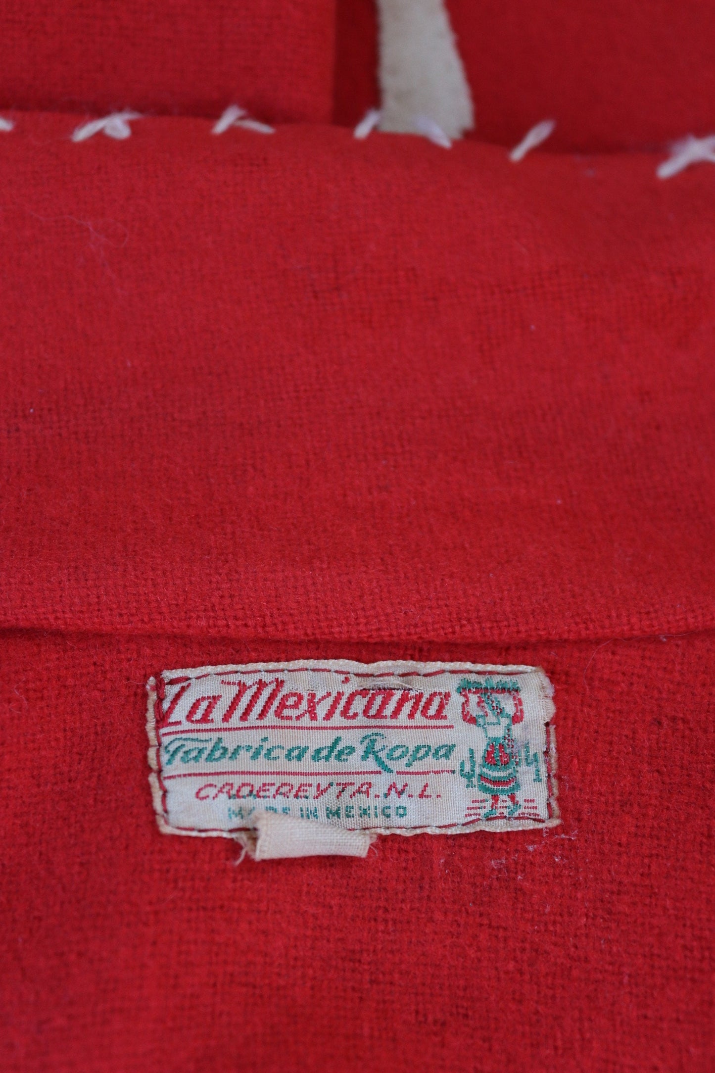 Vintage 1940s 40s red white wool felt La Mexicana Mexican souvenir tourist jacket novelty hand embroidered 40” chest