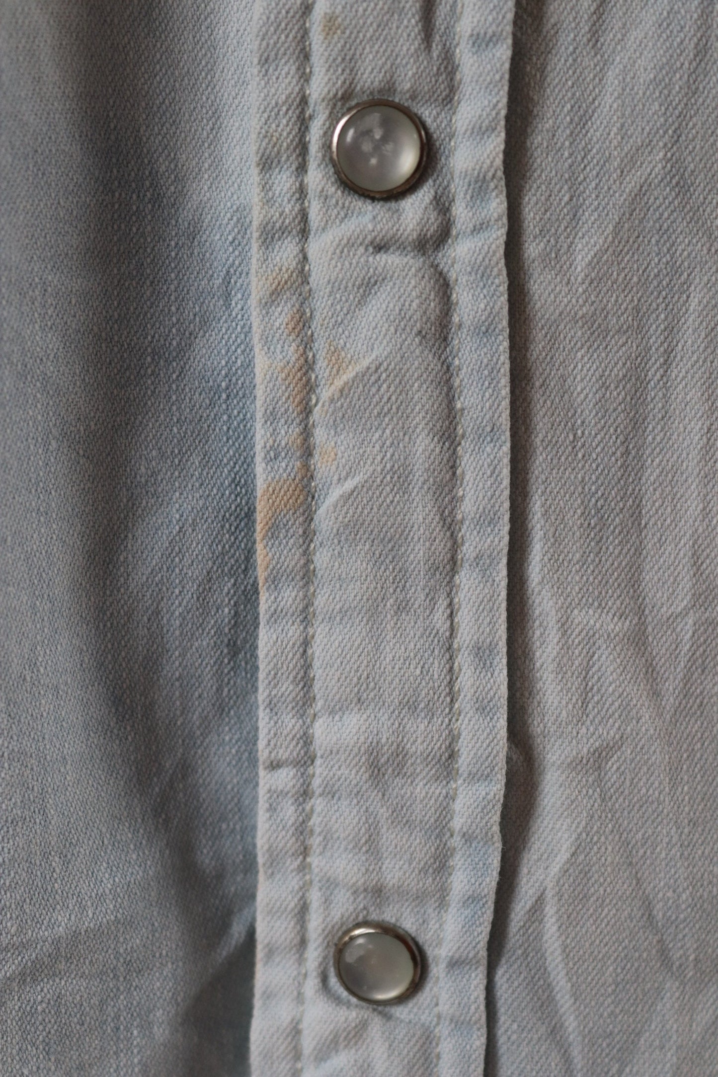 Vintage Levis Levi Strauss pale blue chambray denim shirt cowboy western 47" chest red tab pearl snap