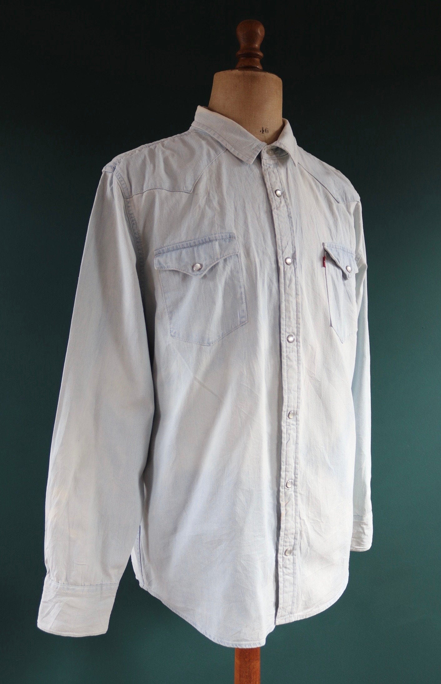 Vintage Levis Levi Strauss pale blue chambray denim shirt cowboy western 47" chest red tab pearl snap