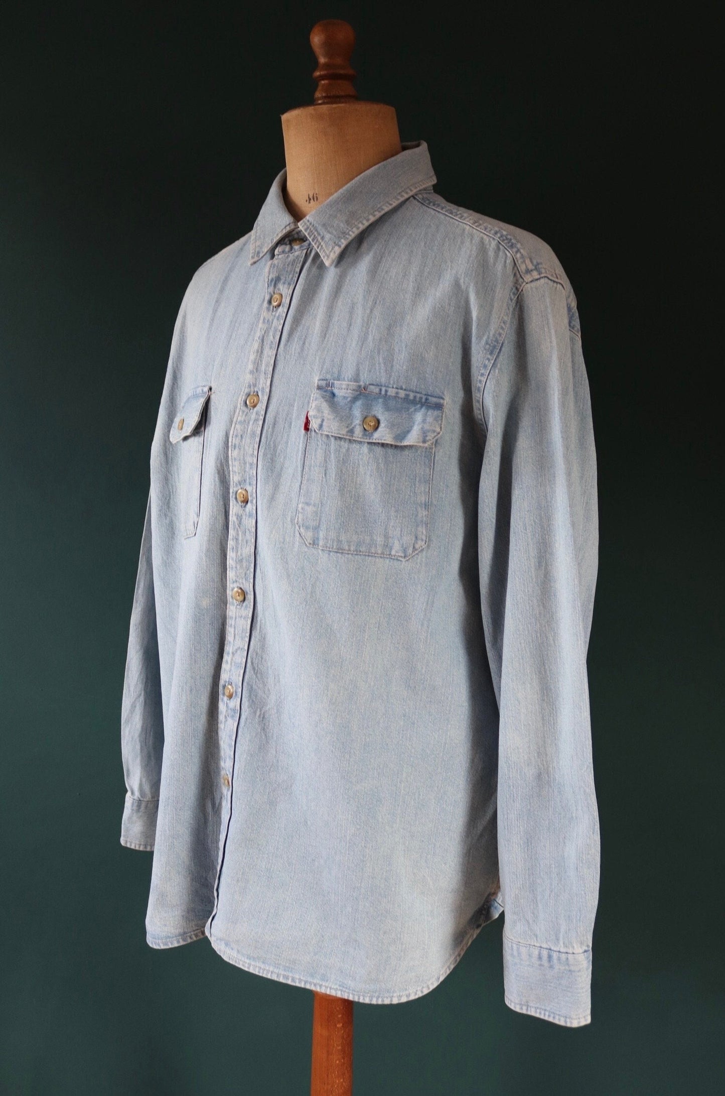 Vintage Levis Levi Strauss pale blue chambray denim shirt cowboy western 53" chest red tab