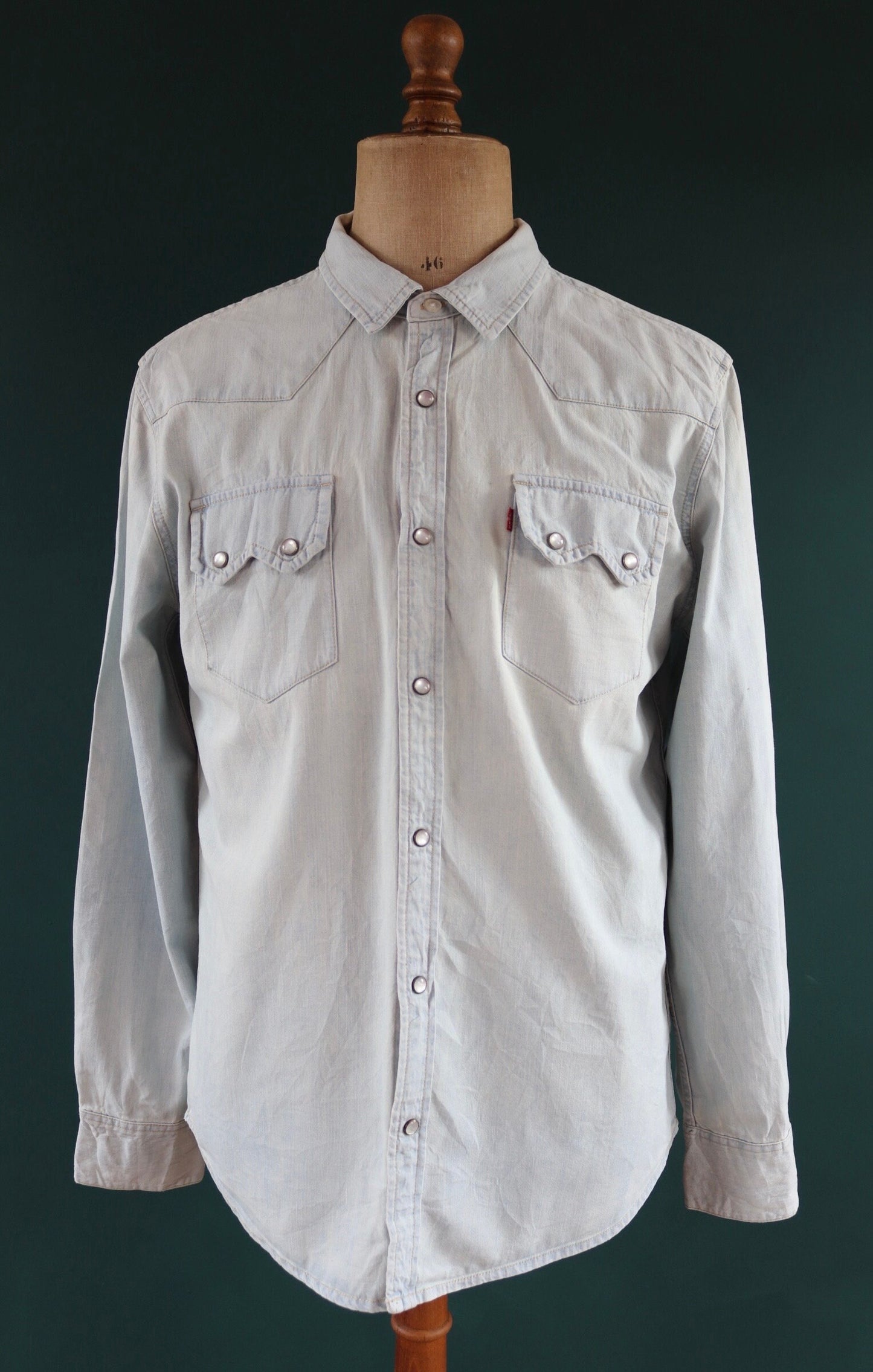 Vintage Levis Levi Strauss pale blue chambray denim shirt cowboy western 44" chest red tab pearl snap saw tooth
