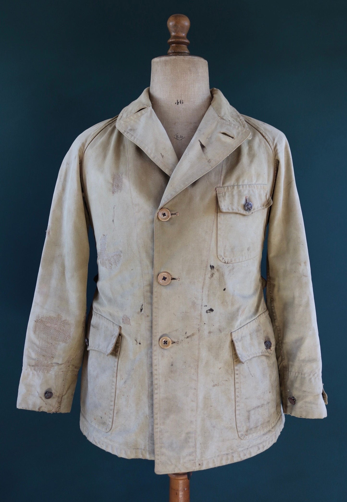 Vintage 1920s French work jacket tan brown cotton hunting shooting workwear chore venery scene buttons 36” chest half belt