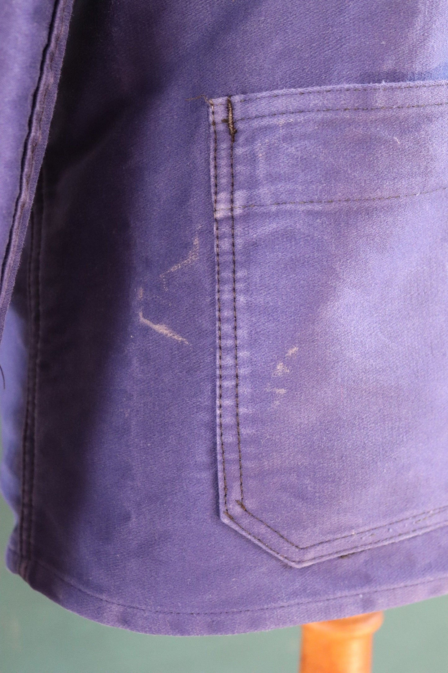 Vintage French blue chore jacket 1950s workwear Le Diable Rouge moleskin work faded 44” chest bleu de travail