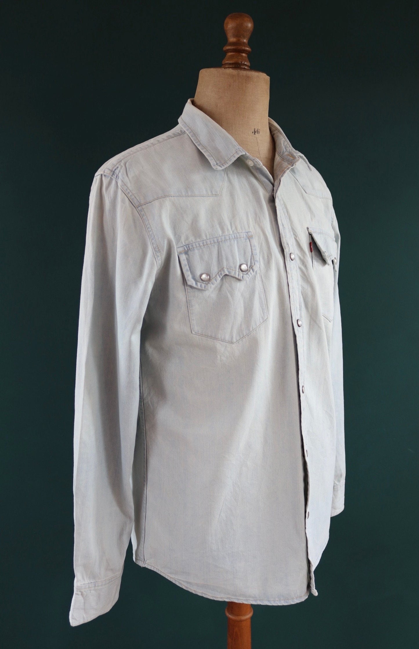 Vintage Levis Levi Strauss pale blue chambray denim shirt cowboy western 44" chest red tab pearl snap saw tooth