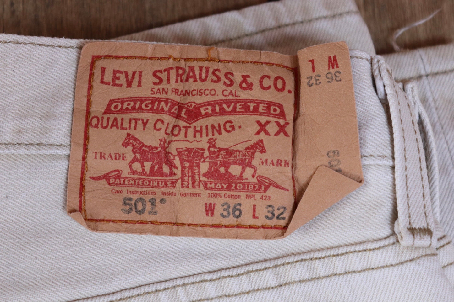 Vintage 2000s 00s Levis 501 Levi Strauss cream pale brown red tab small e denim jeans button fly 35” x 31” mod