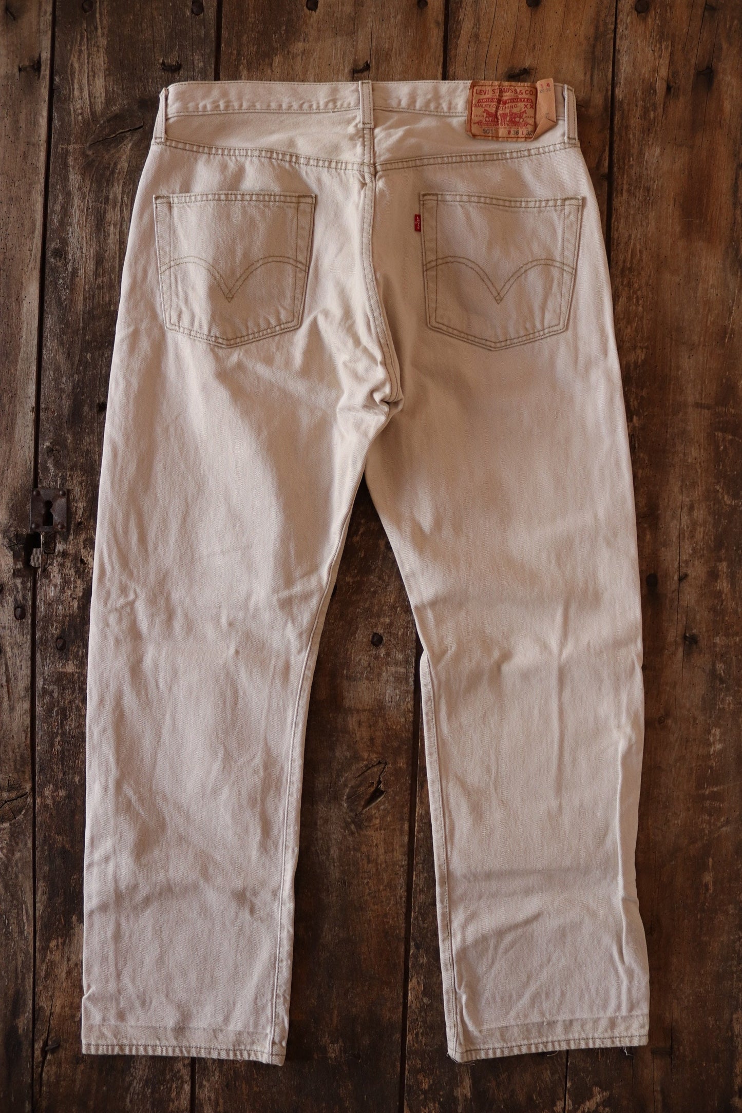 Vintage 2000s 00s Levis 501 Levi Strauss cream pale brown red tab small e denim jeans button fly 35” x 31” mod