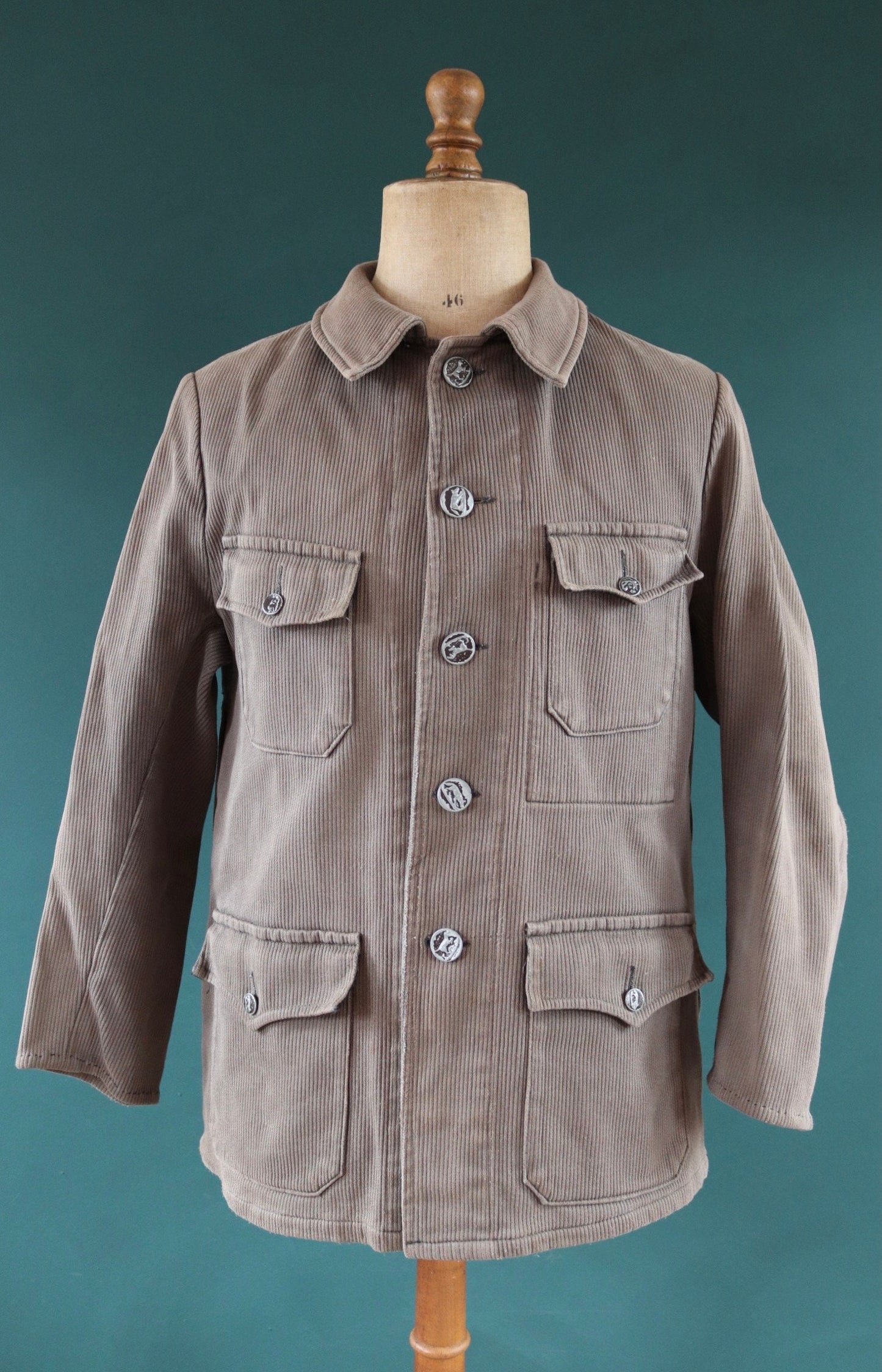 Vintage French workwear jacket 1960s 1970s grey taupe coutil pique corduroy hunting work 43” chest venery animal scene buttons
