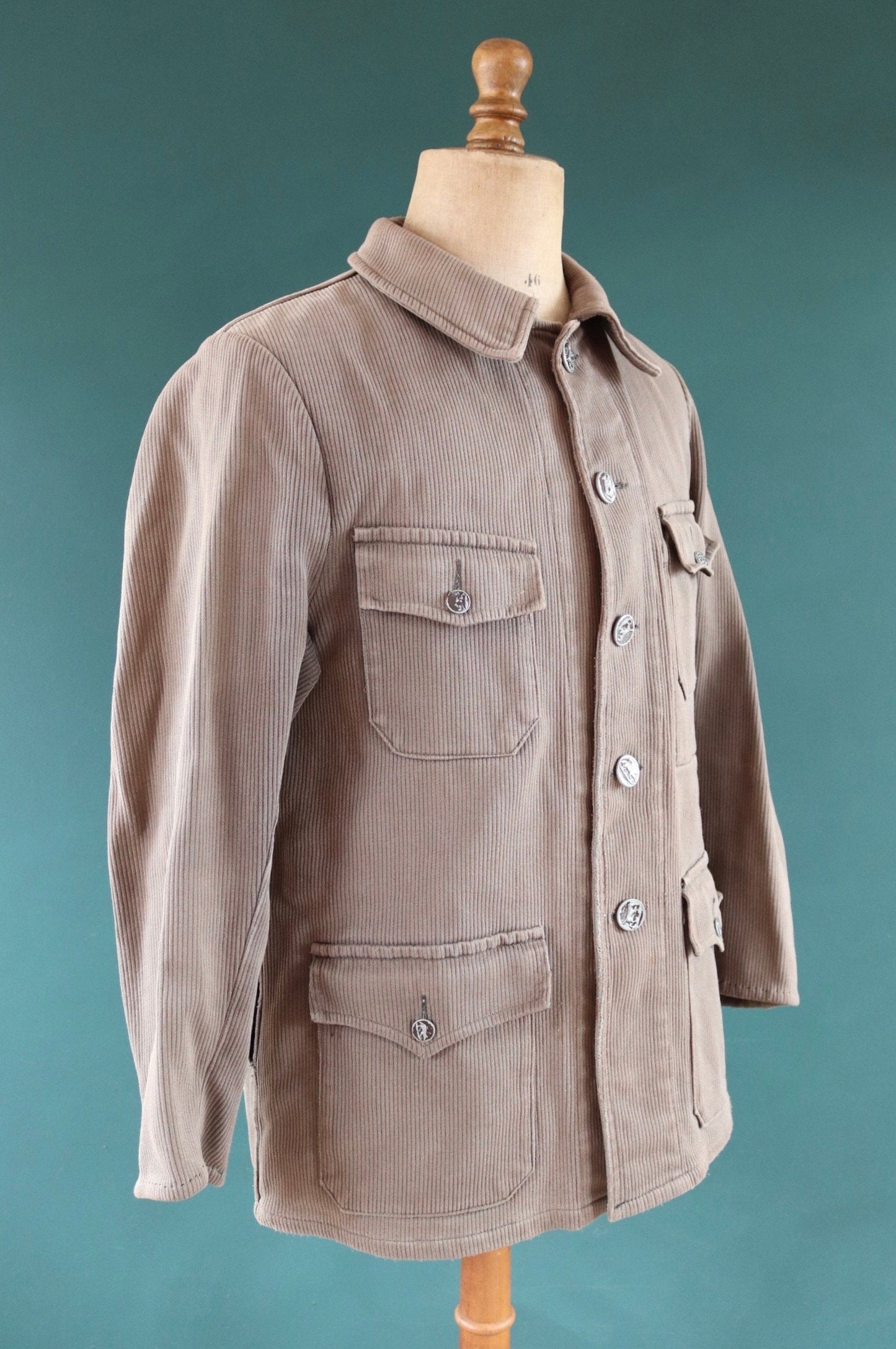 Vintage French workwear jacket 1960s 1970s grey taupe coutil pique corduroy hunting work 43” chest venery animal scene buttons