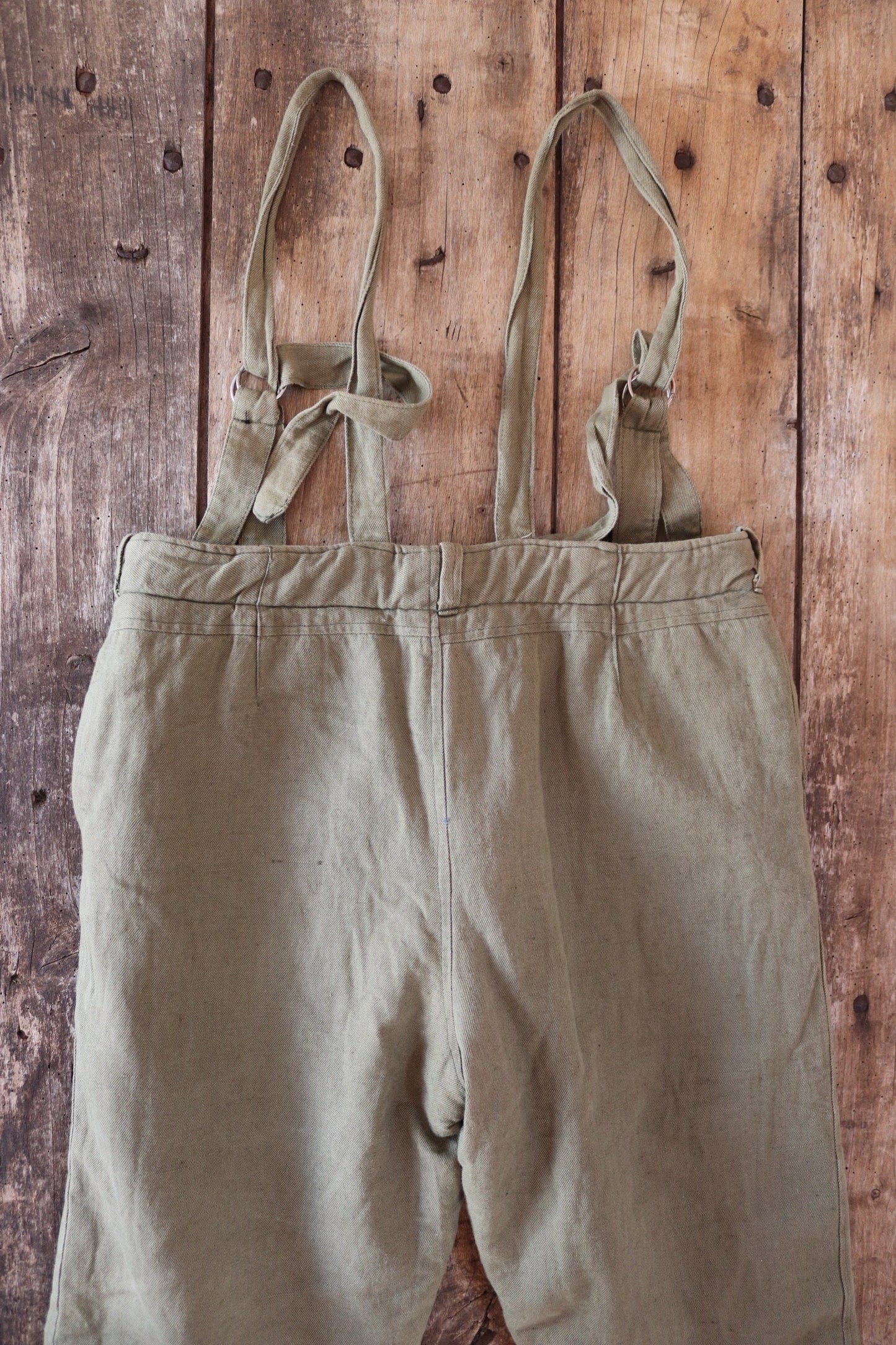 Vintage European green cotton padded insulated military tanker overalls dungarees workwear hunting protective clothing 34” x 28”