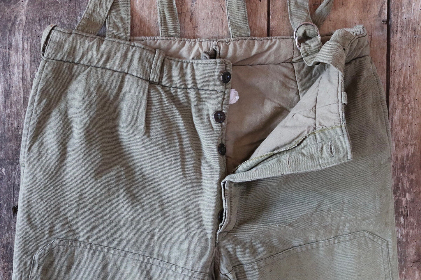 Vintage European green cotton padded insulated military tanker overalls dungarees workwear hunting protective clothing 34” x 28”