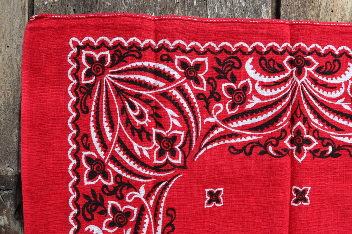 Vintage 1960s 60s turkey red printed bandana pocket square neckerchief 16” x 15.5” cotton color colour fast workwear