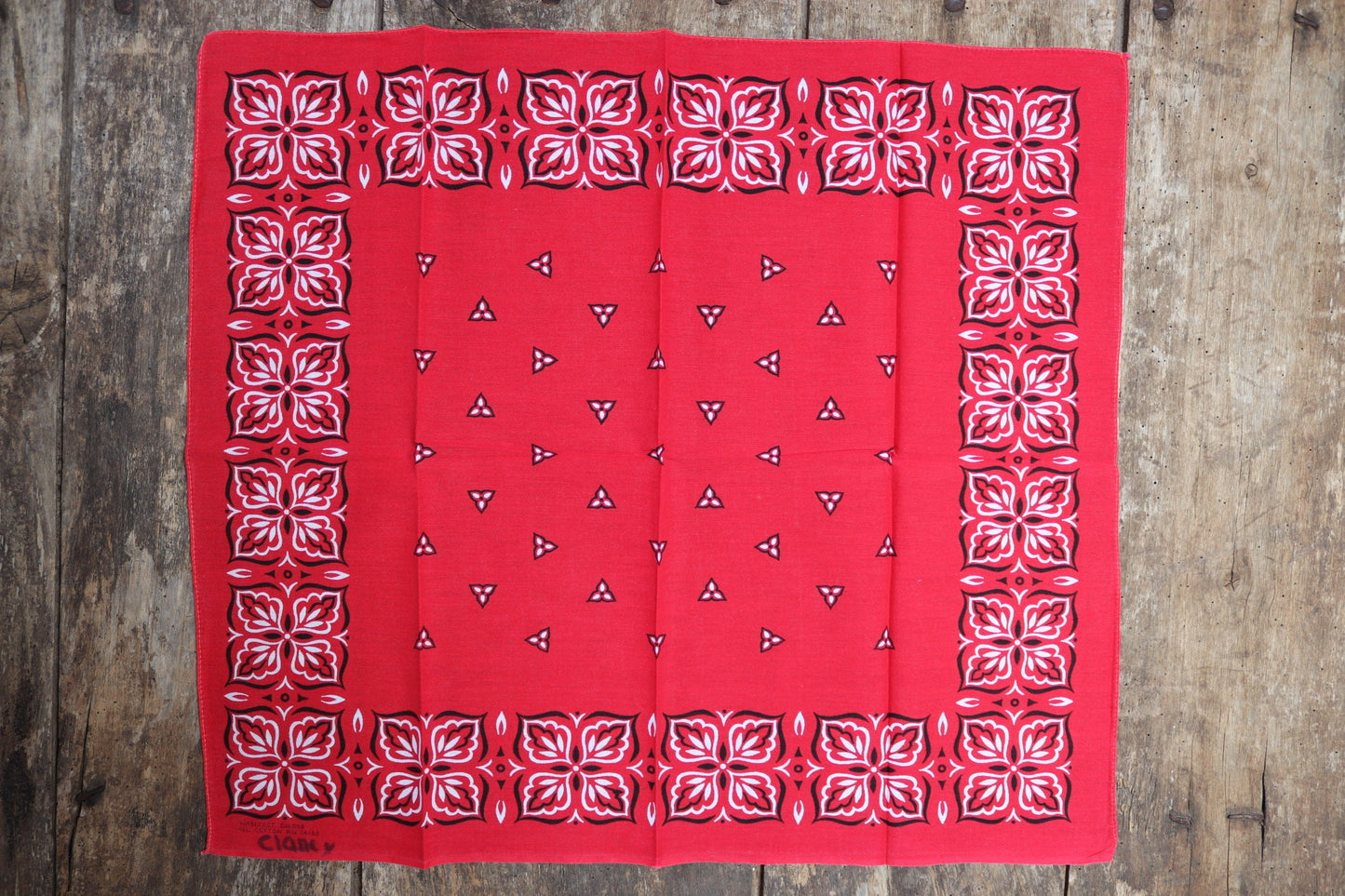 Vintage 1960s 60s turkey red printed bandana pocket square neckerchief 22” x 19” cotton color colour fast workwear RN 14193