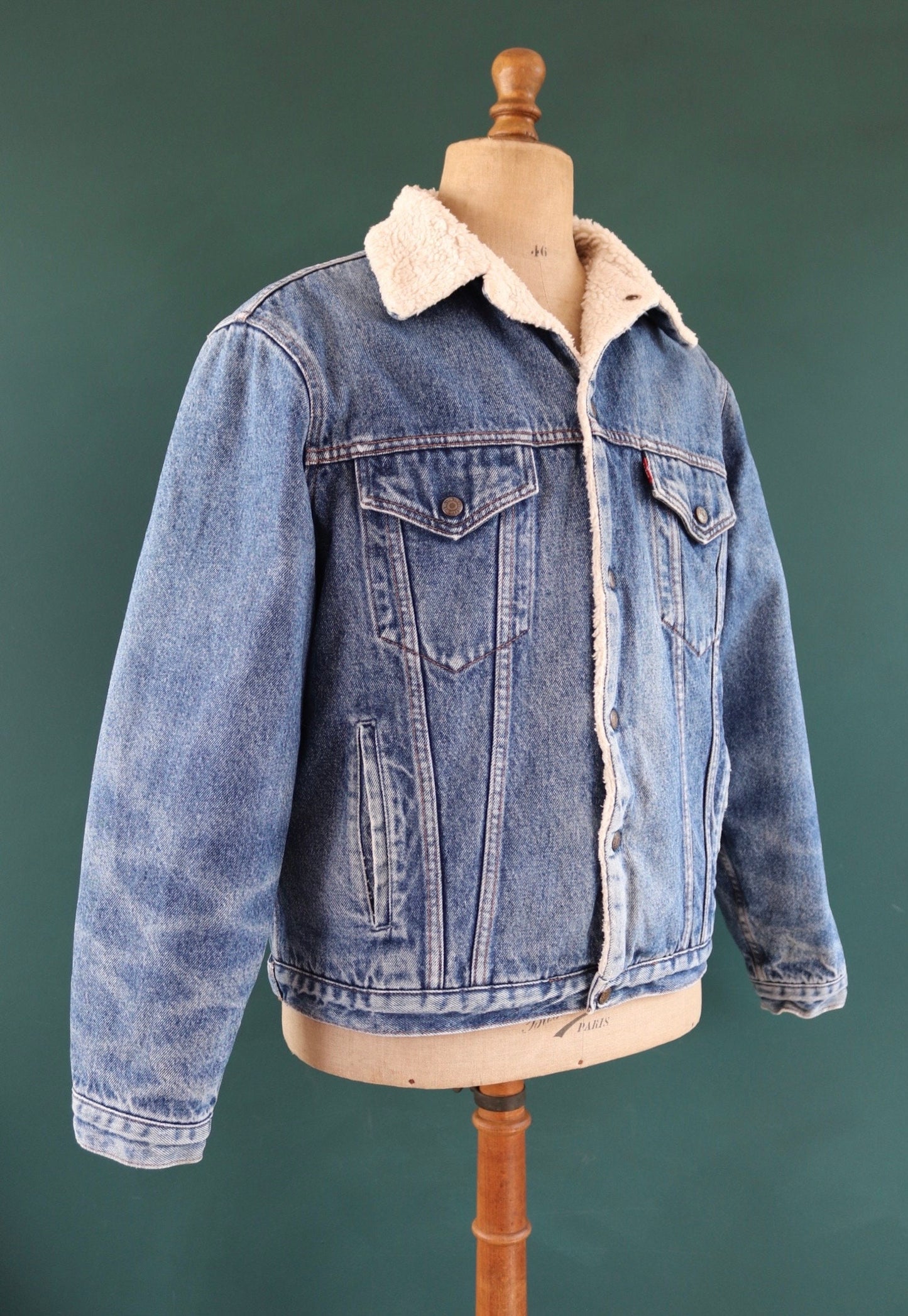 Vintage 1980s 80s Levis Levi Strauss 70608 shearling sherpa lined mid blue denim trucker jacket red tab small e 46" chest workwear